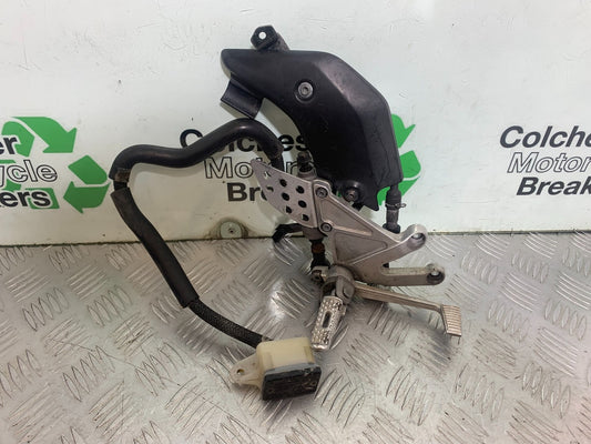 HONDA CBR600 CBR 600 RR FRONT RIGHT HANGER    YEAR 2003-2004 CMB1173)