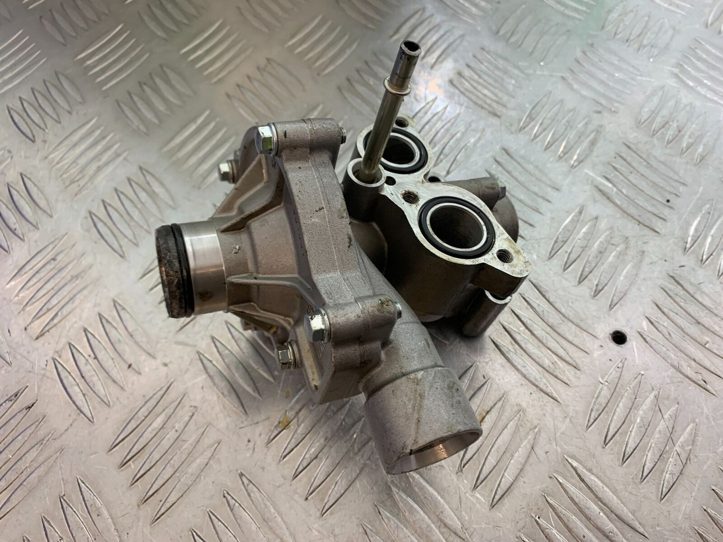 TRIUMPH 765 STREET TRIPLE RS OIL PUMP  YEAR 2018-2021 (STOCK 968)