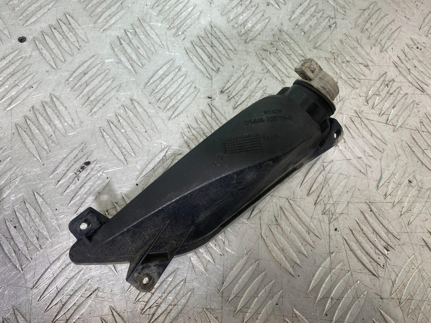 PIAGGIO MP3 250 ie FRONT RIGHT INDICATOR  YEAR 2007 (CMB1307)
