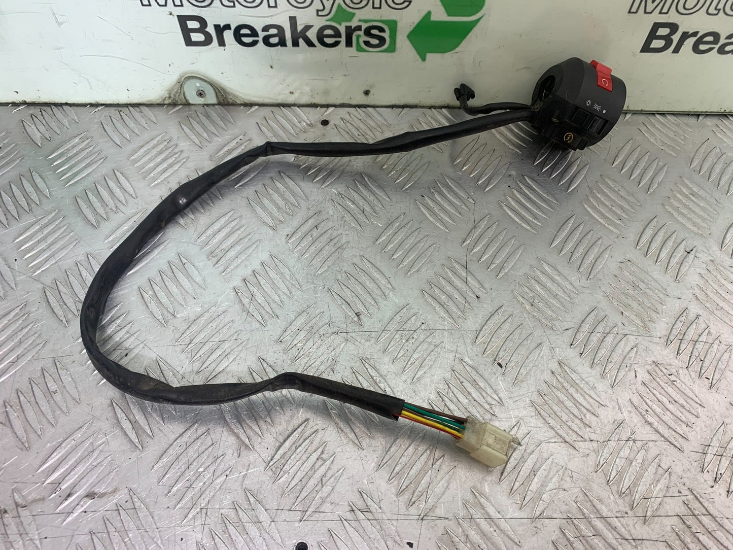 PIONEER NEVADA XF125 RIGHT SWITCH GEAR   YEAR 2009 (CMB1214)
