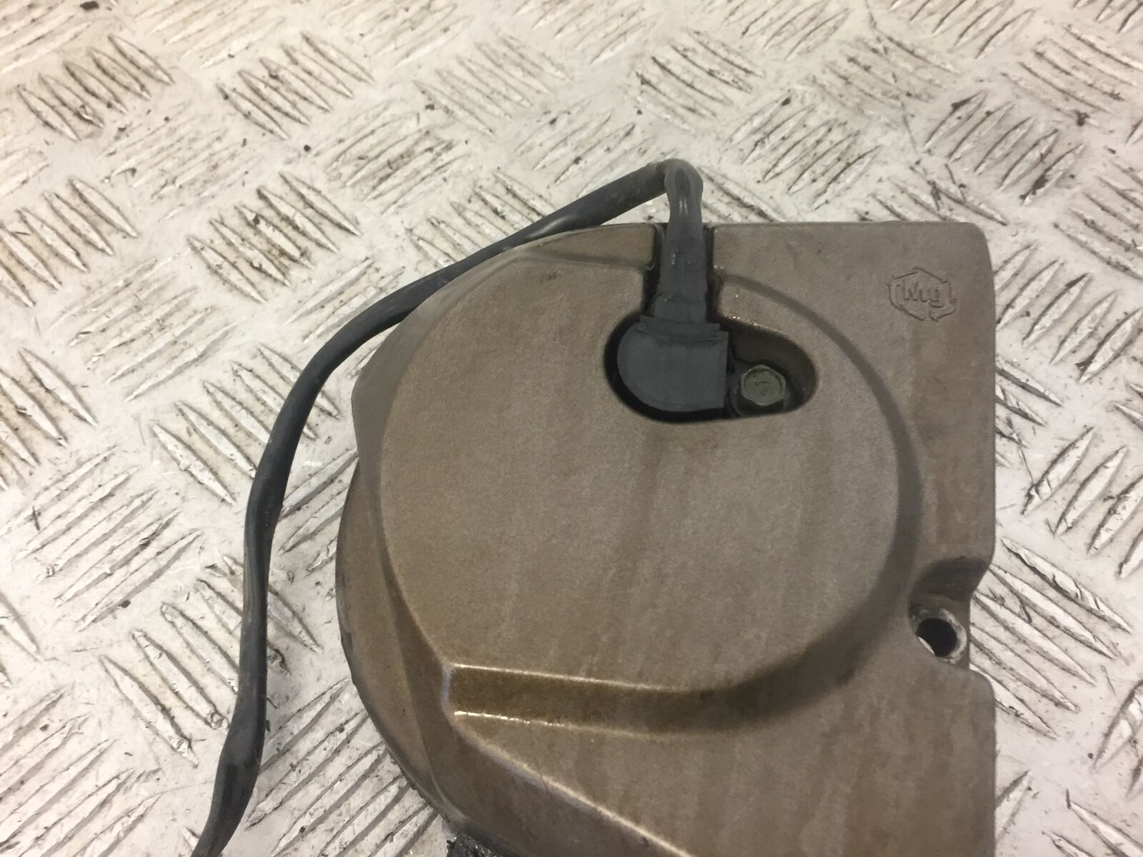 KAWASAKI ZX6R ZX636 SPROCKET COVER YEAR 2002  (STOCK 484)
