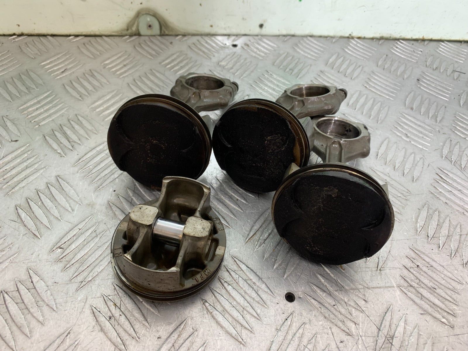 HONDA CBR1000 RR BARRELS AND PISTONS  YEAR 2008-2011  (CMB1330)