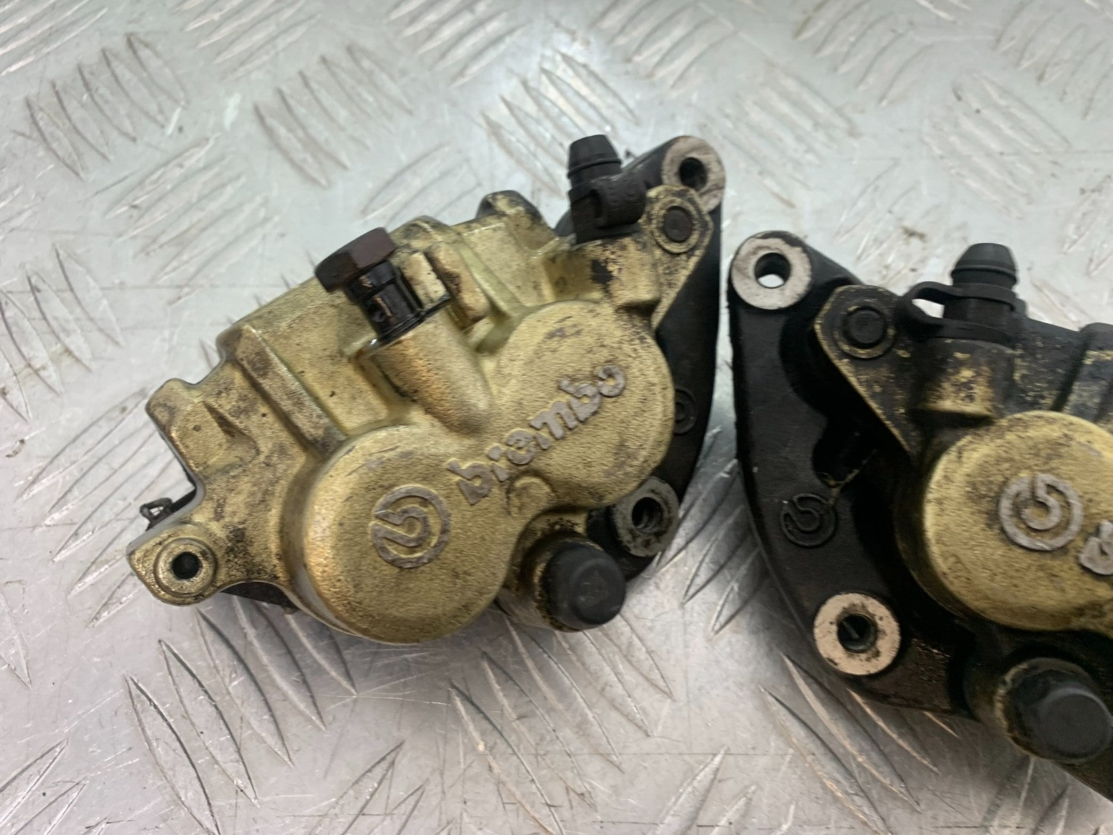 HONDA NT650 V DEAUVILLE FRONT CALIPERS  YEAR 1999 (CMB1268)
