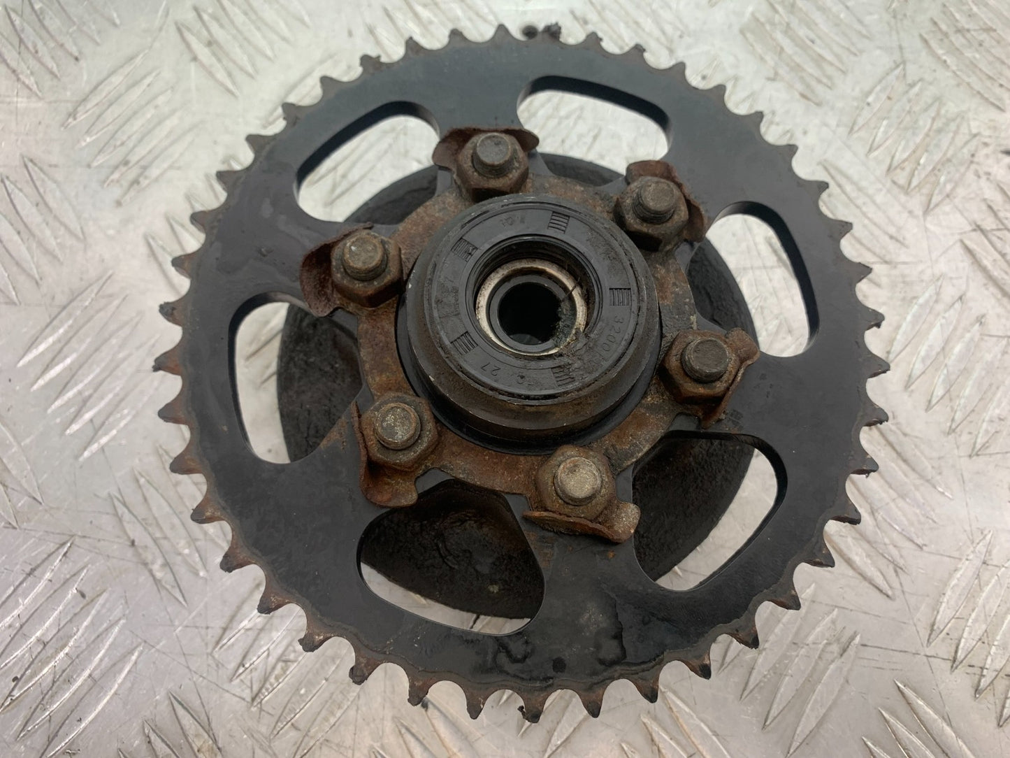 BENELLI BN125 BN 125 SPROCKET CARRIER  YEAR 2018-2021 (CMB1194)