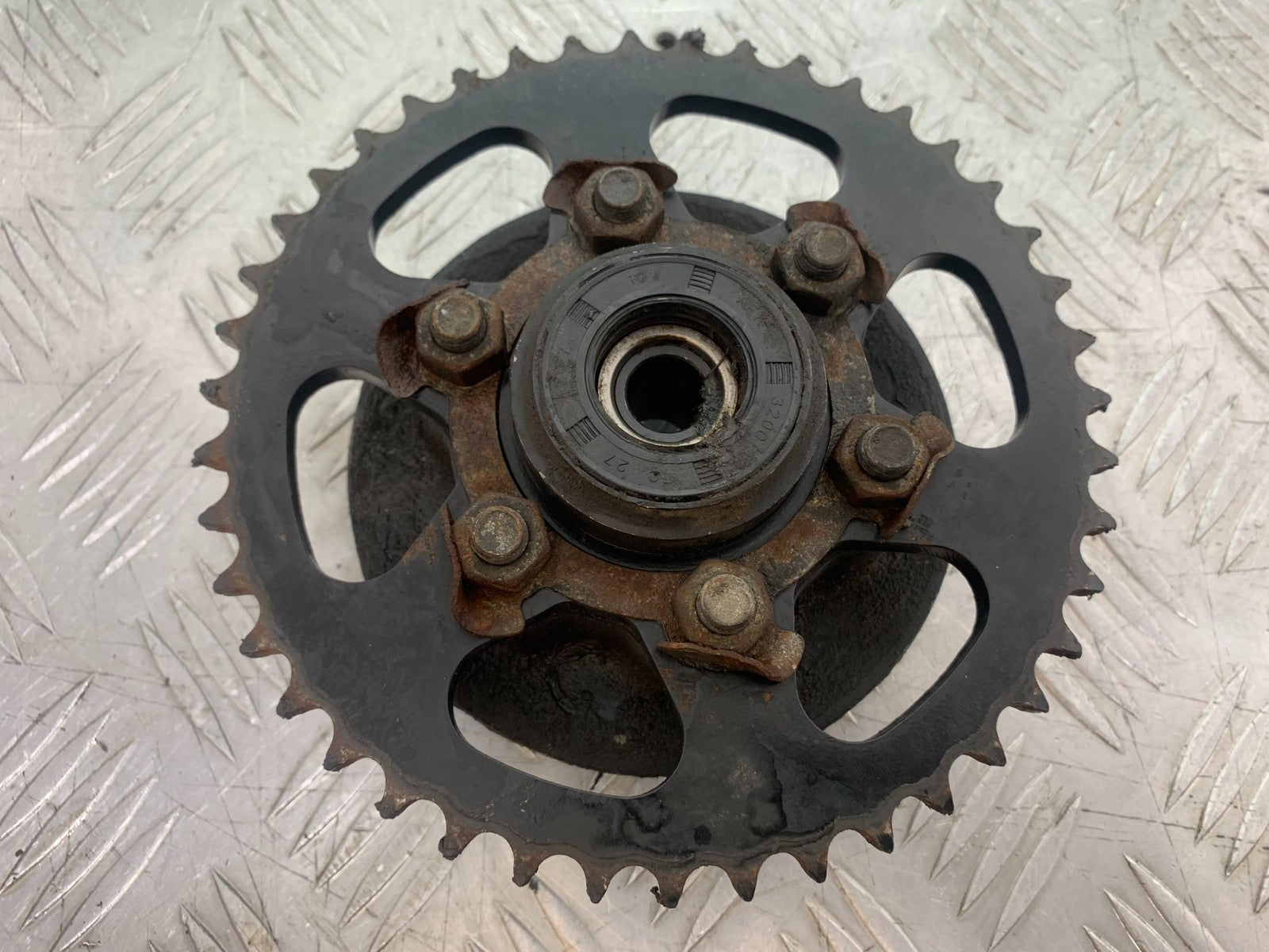 BENELLI BN125 BN 125 SPROCKET CARRIER  YEAR 2018-2021 (CMB1194)