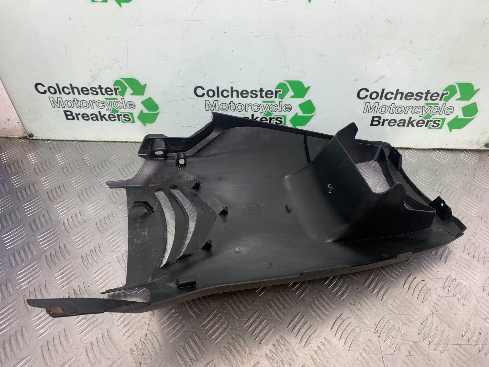 YAMAHA XMAX 300 BELLYPAN  YEAR 2017-2020 (CMB1218)