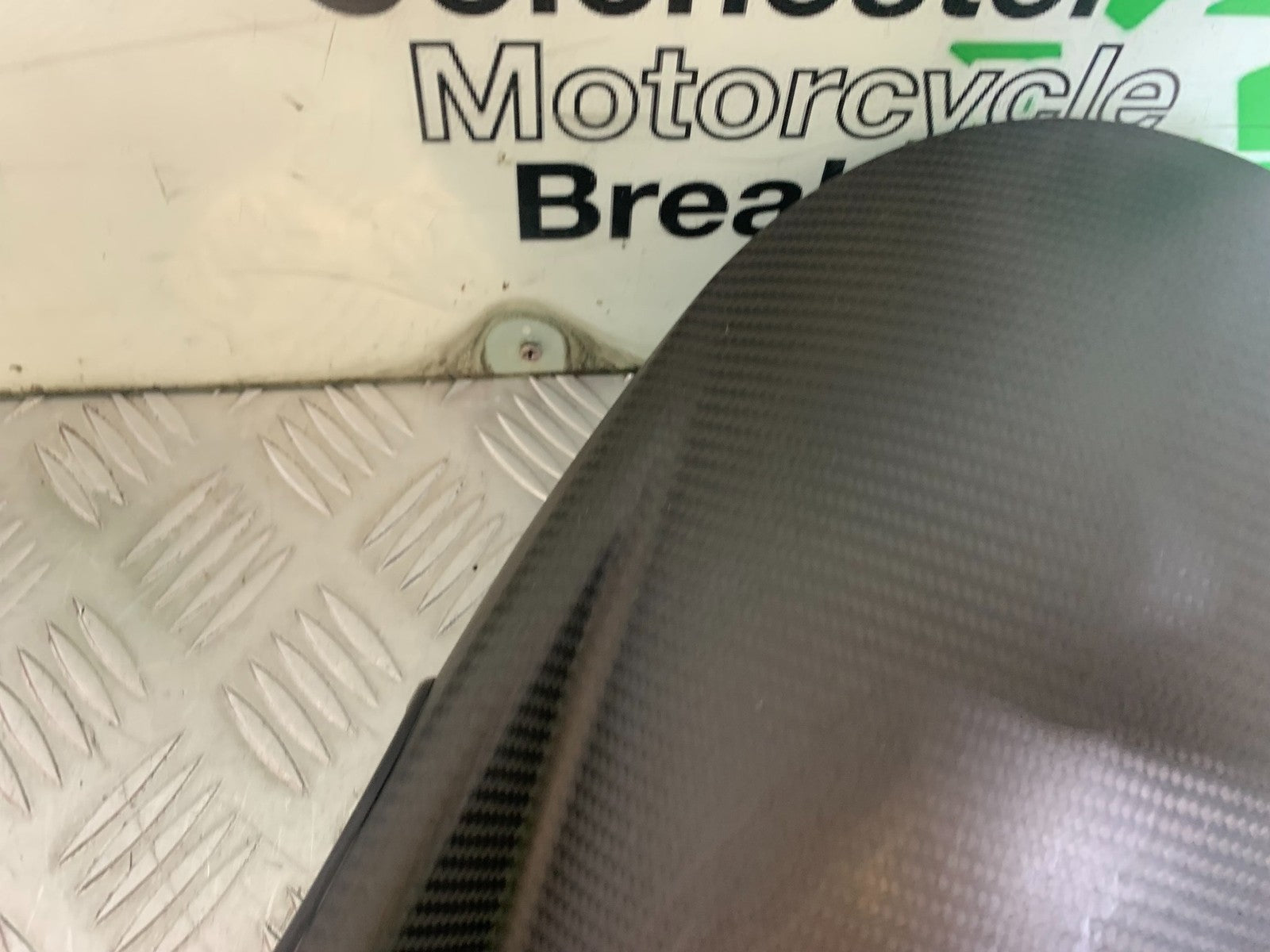 APRILIA RSV4 FACTORY CARBON HUGGER  YEAR 2009-2012 (CMB1224)