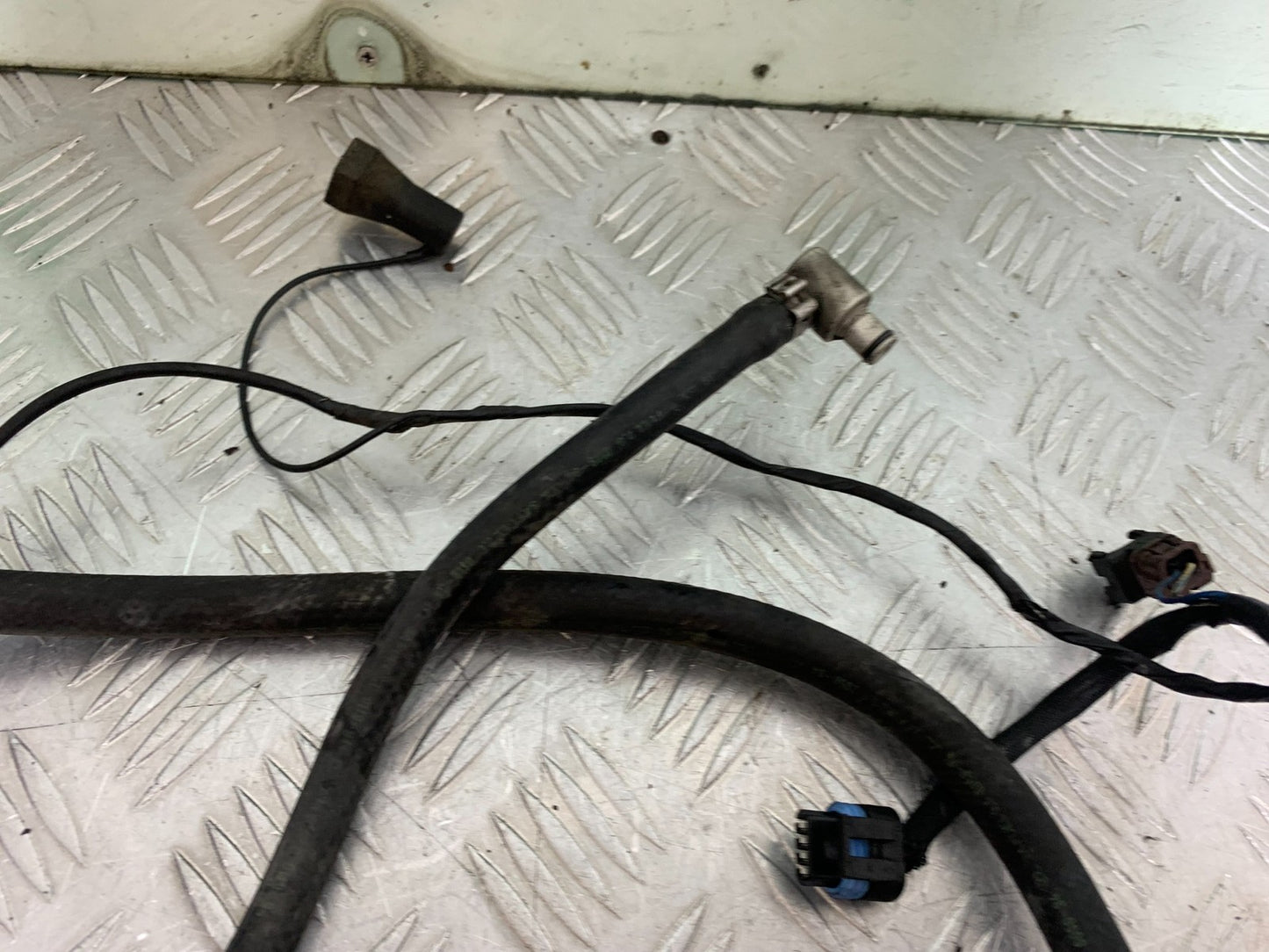 TRIUMPH 955i DAYTONA INJECTORS  YEAR 2002-2006 (CMB1229)