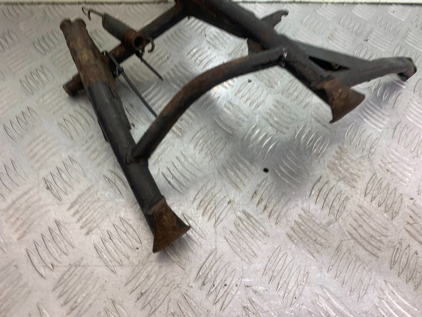 HONDA ST1100 PAN EUROPEAN CENTER STAND  YEAR 1993-2001 (CMB1195)