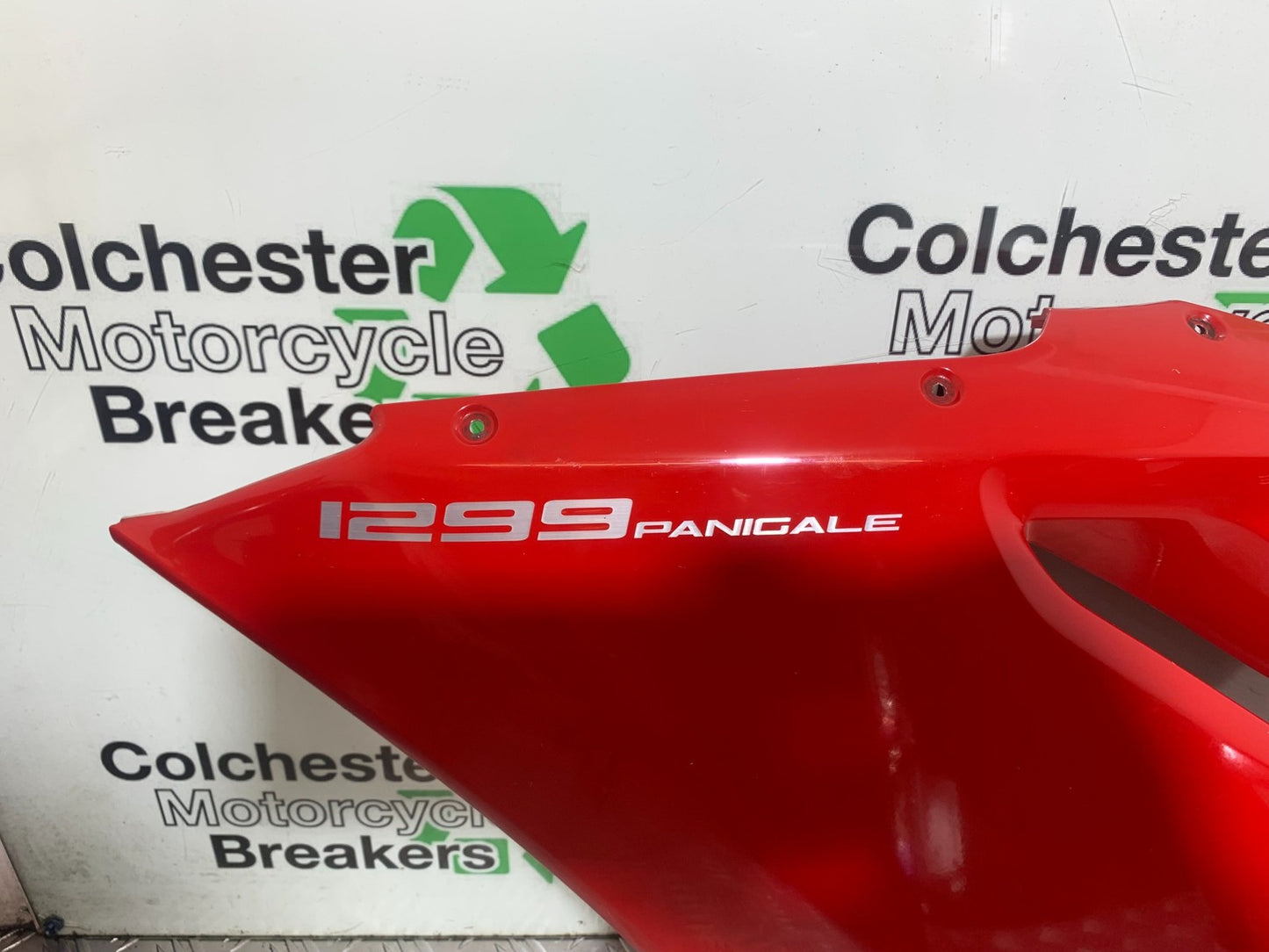 DUCATI 1299 PANIGALE LEFT MIDDLE FAIRING PANEL YEAR 2016 (CMB 1187)