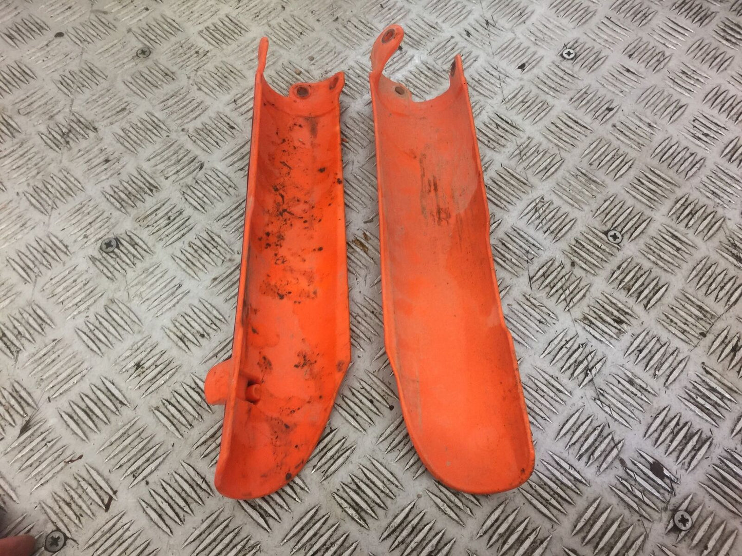 KTM450 KTM 450 EXC FORK GUARDS   YEAR 2004 (STOCK 520)