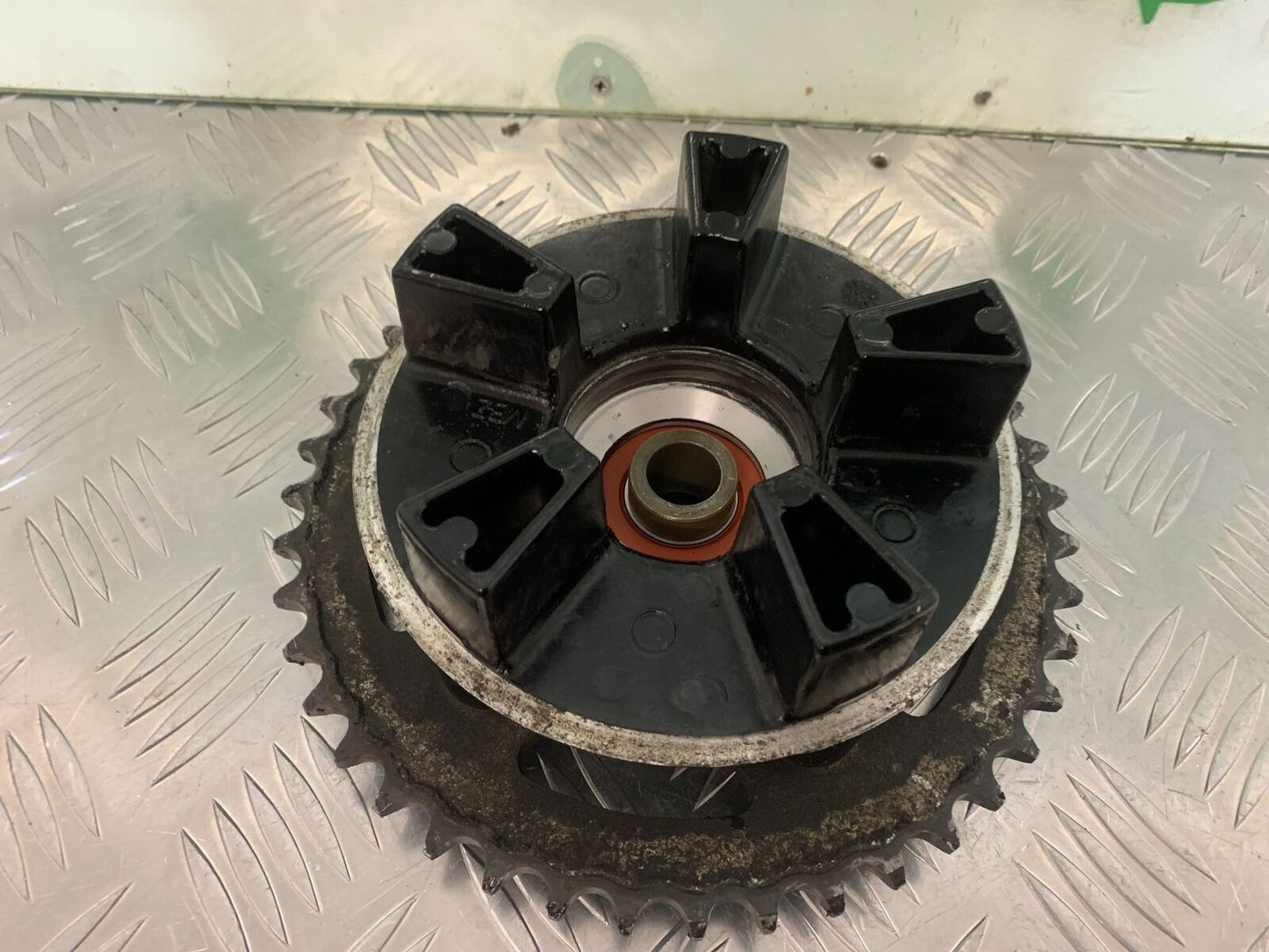 HONDA CBF600 CBF 600 SA-5 REAR SPROCKET CARRIER YEAR 2004 -07  (STOCK 965)