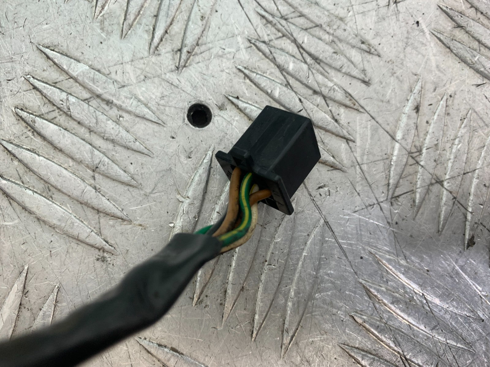 HONDA VT700 VT 700 SHADOW TAIL LIGHT RELAY  YEAR 1984-85 (CMB1328)