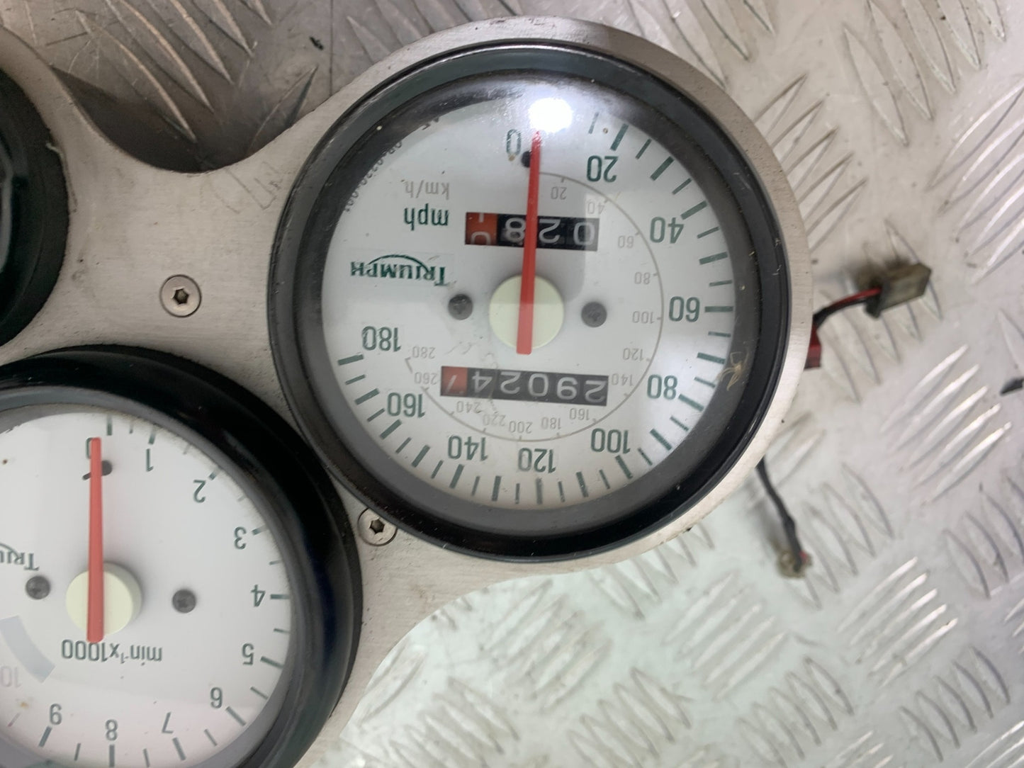 TRIUMPH T509 SPEED TRIPLE CLOCKS SPEEDO DASH   YEAR 1997-1998 (CMB1144)