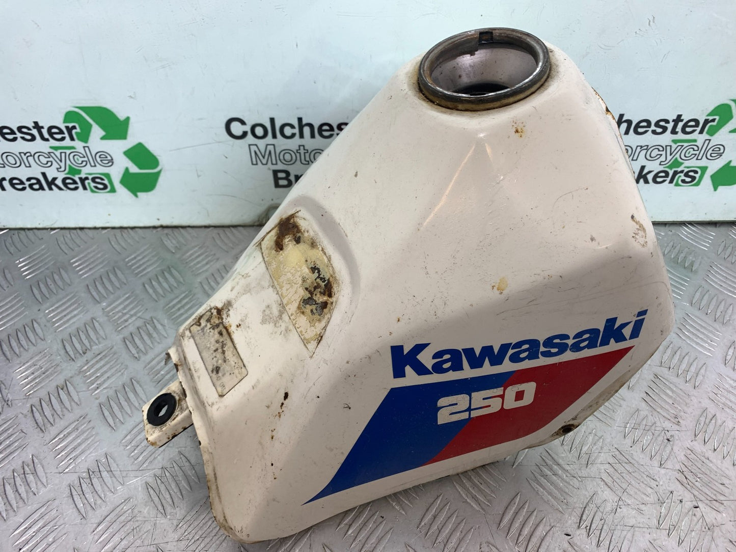 KAWASAKI KLR250 KLR 250 PETROL TANK YEAR 1984-2001 (CMB1225)
