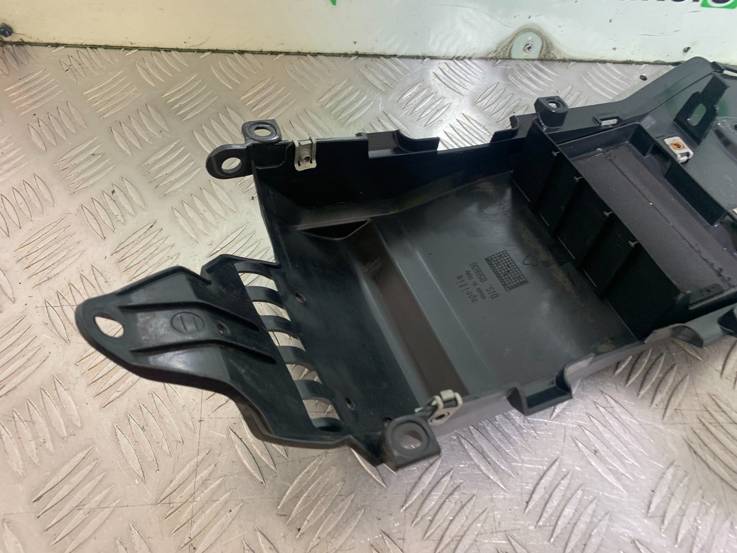 APRILIA RSV4 FACTORY UNDERTRAY   YEAR 2009-2012 (CMB1224)
