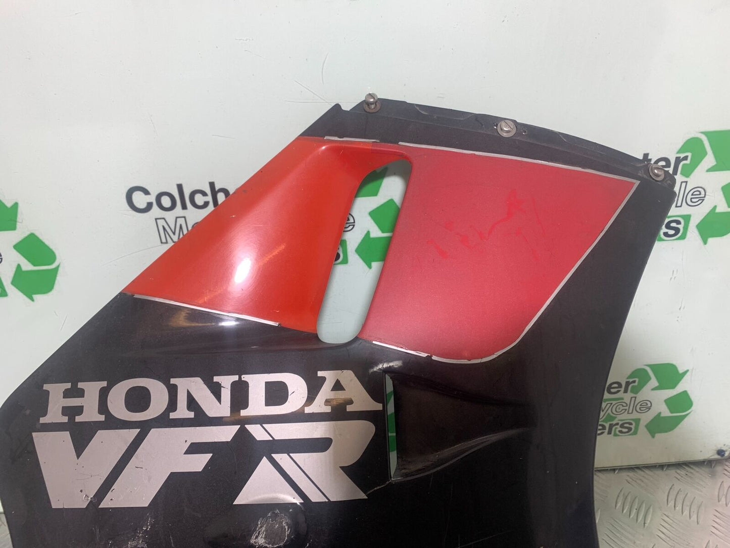 HONDA VFR400 VFR 400 NC21 RIGHT FAIRING PANEL  YEAR 1986-87 (CMB1043)