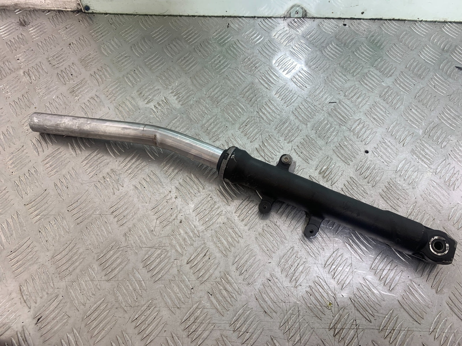 KAWASAKI Z125 Z 125 1X RIGHT FORK (BENT)   YEAR  2018-2023 (CMB1167)