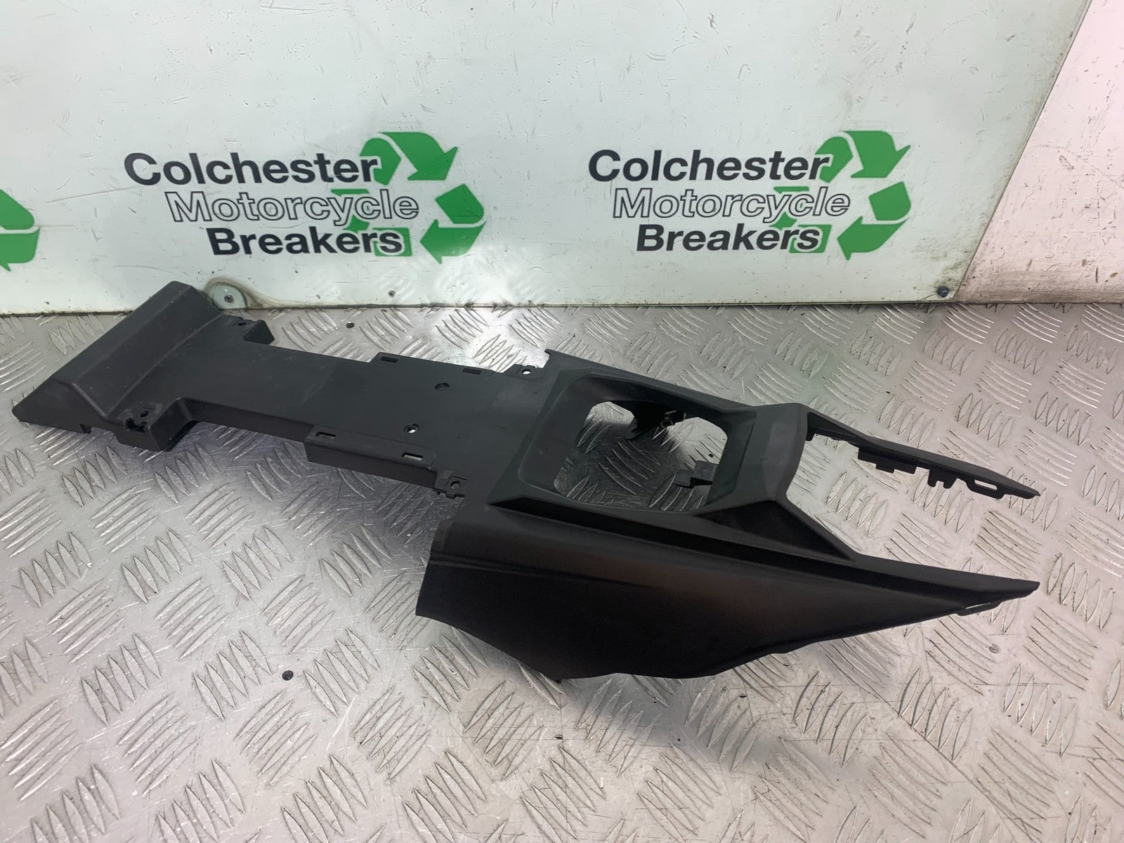 YAMAHA YZF-R125 YZF 125 UNDERTRAY YEAR 2019-2022 (CMB1263)