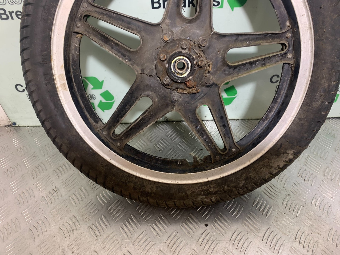 HONDA GL500 GL 500 SILVERWING FRONT WHEEL YEAR 1981-82 (CMB1168)