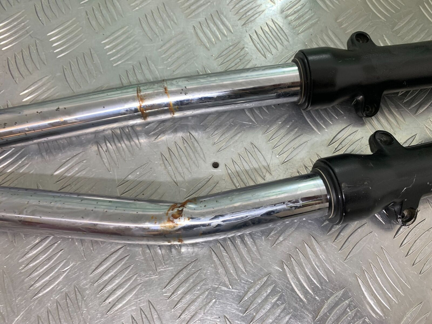 HONDA NTV 650 REVERE FORKS (BENT) YEAR 1988-1996 (CMB1025))