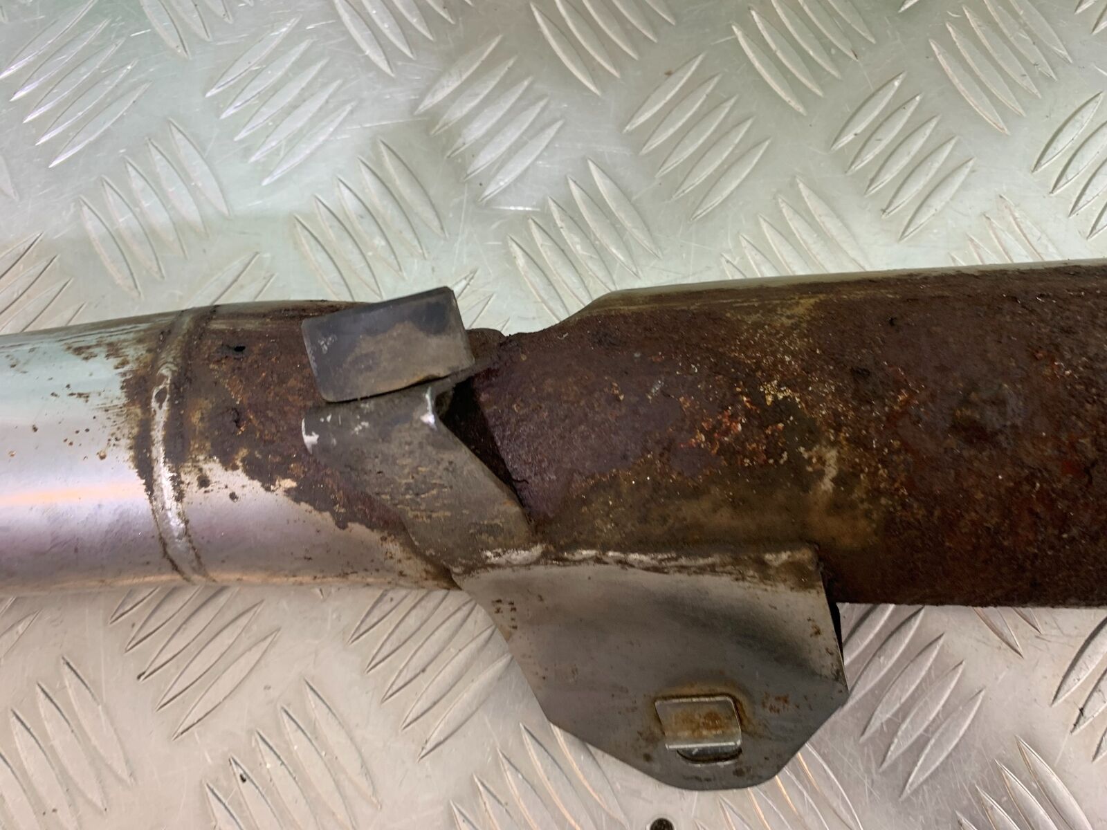 KAWASAKI ZR 750 ZEPHYR LEFT SILENCER  YEAR 1991-95 (CMB1008)