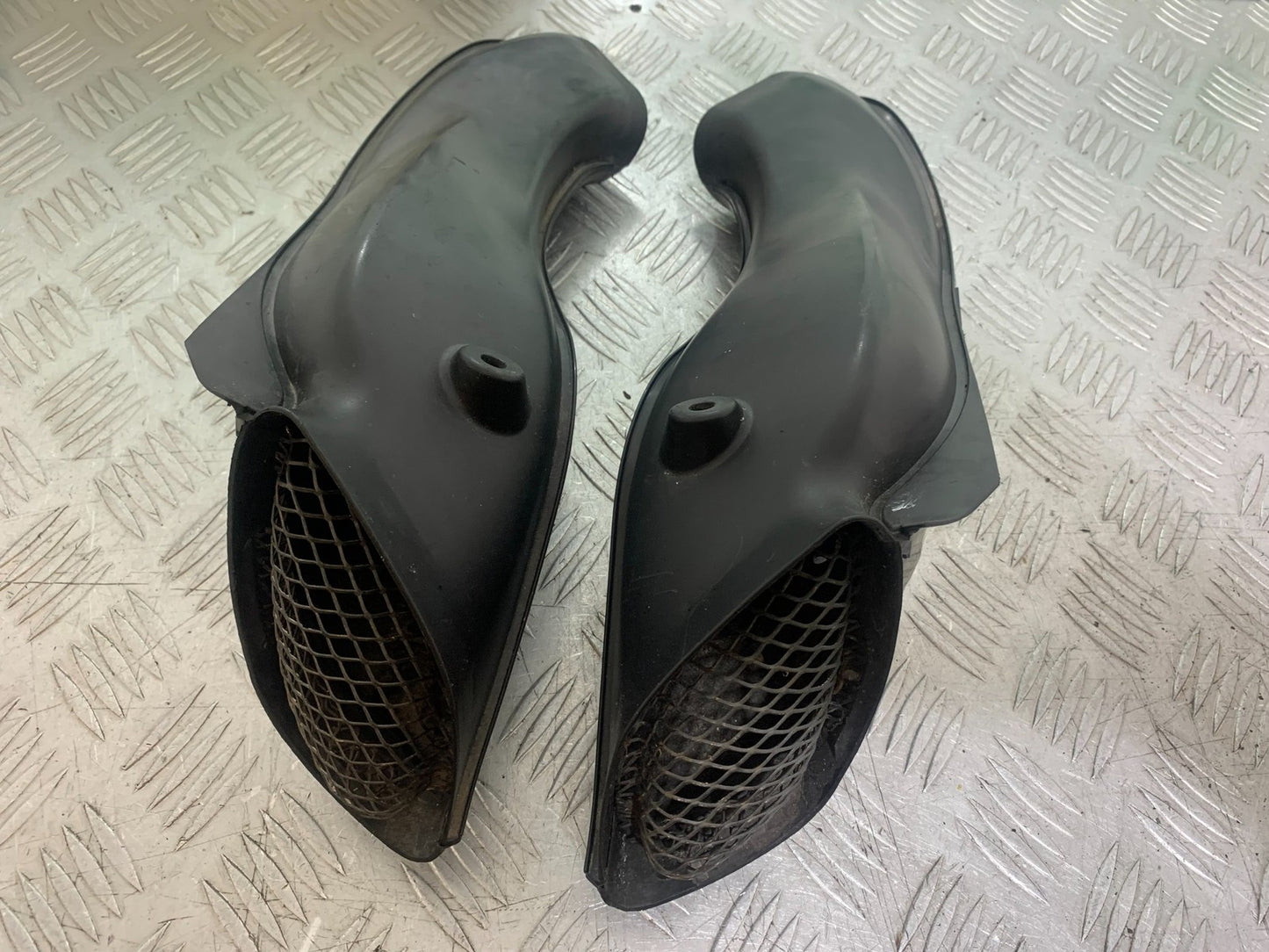 SUZUKI GSXR750 GSXR 750 K4 K5 AIR TUBES  2004-2005 (CMB1319)