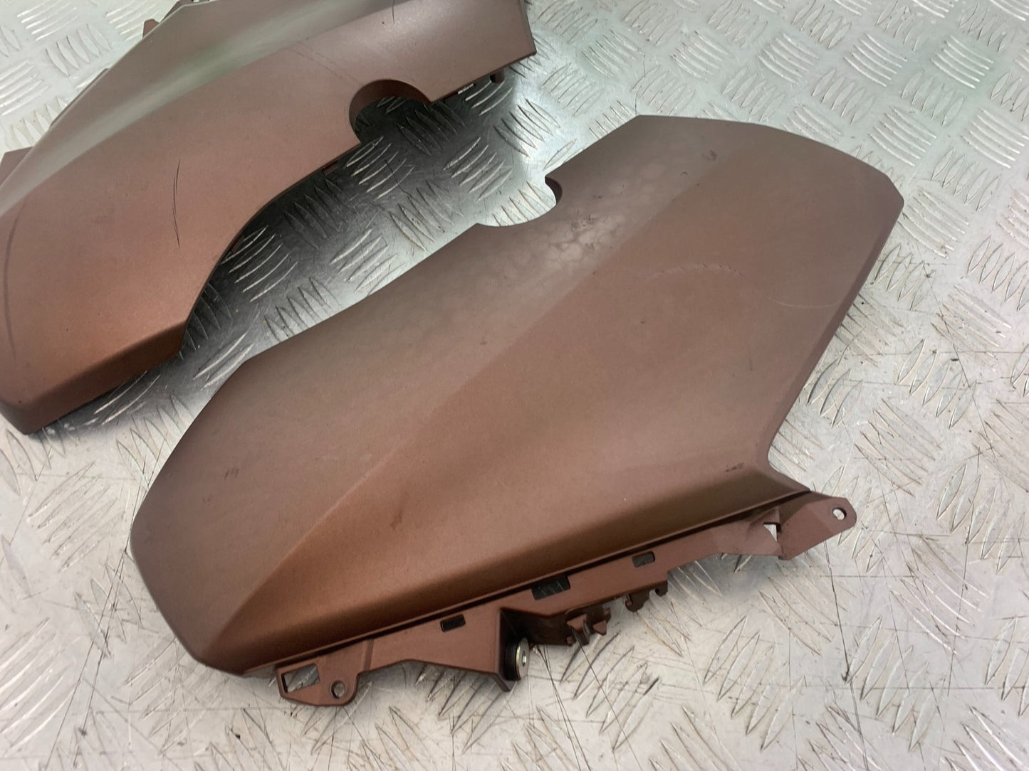 YAMAHA XMAX 300 LEFT AND RIGHT SIDE FAIRINGS YEAR 2017-2020 (CMB1218)