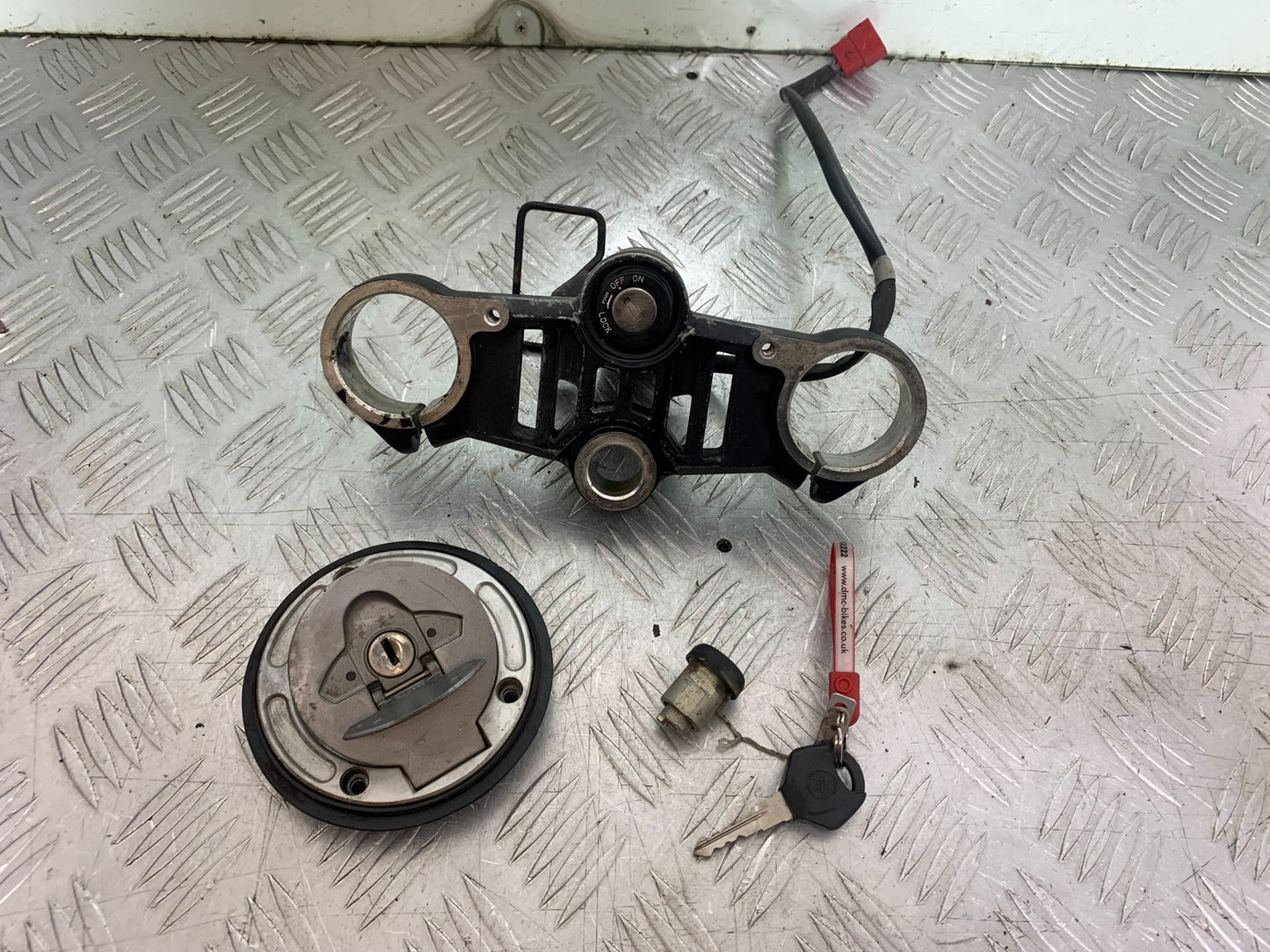 YAMAHA YZF-R125 YZF 125 LOCKS KEY TOP YOKE   YEAR 2019-2022 (CMB1263)