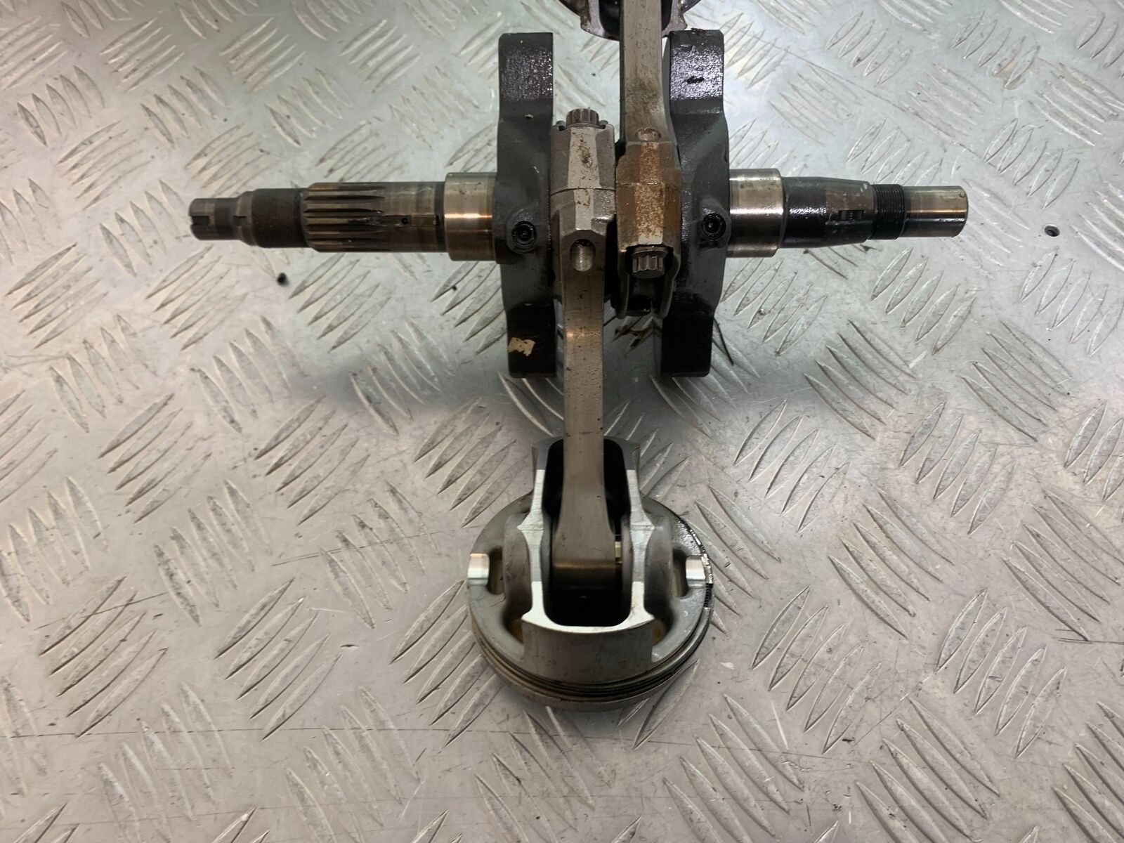 DUCATI 748 CRANKSHAFT (SOLD AS PARTS)   YEAR 1999 2003