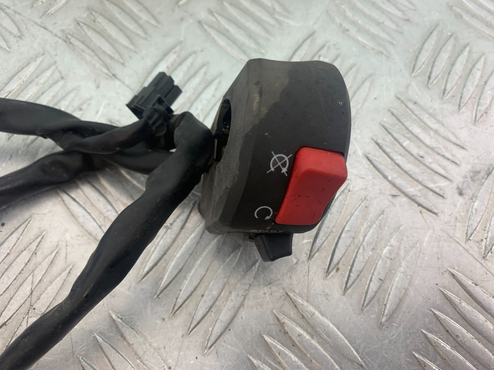 KAWASAKI ZX6R RIGHT SWITCH GEAR  YEAR 2009-2012 (CMB1136)