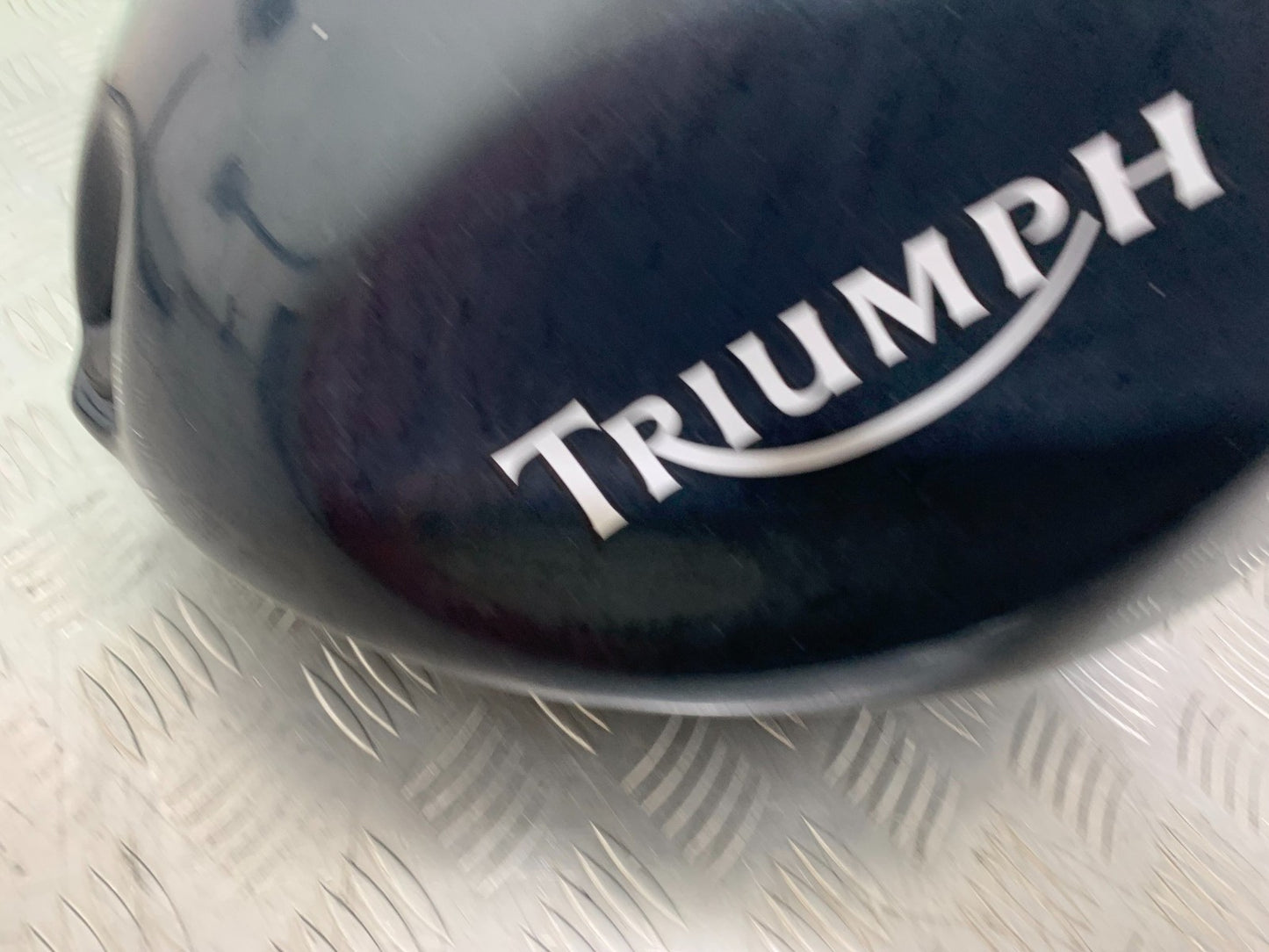 TRIUMPH 955i SPRINT ST PETROL TANK YEAR 1999-04 (CMB1230)