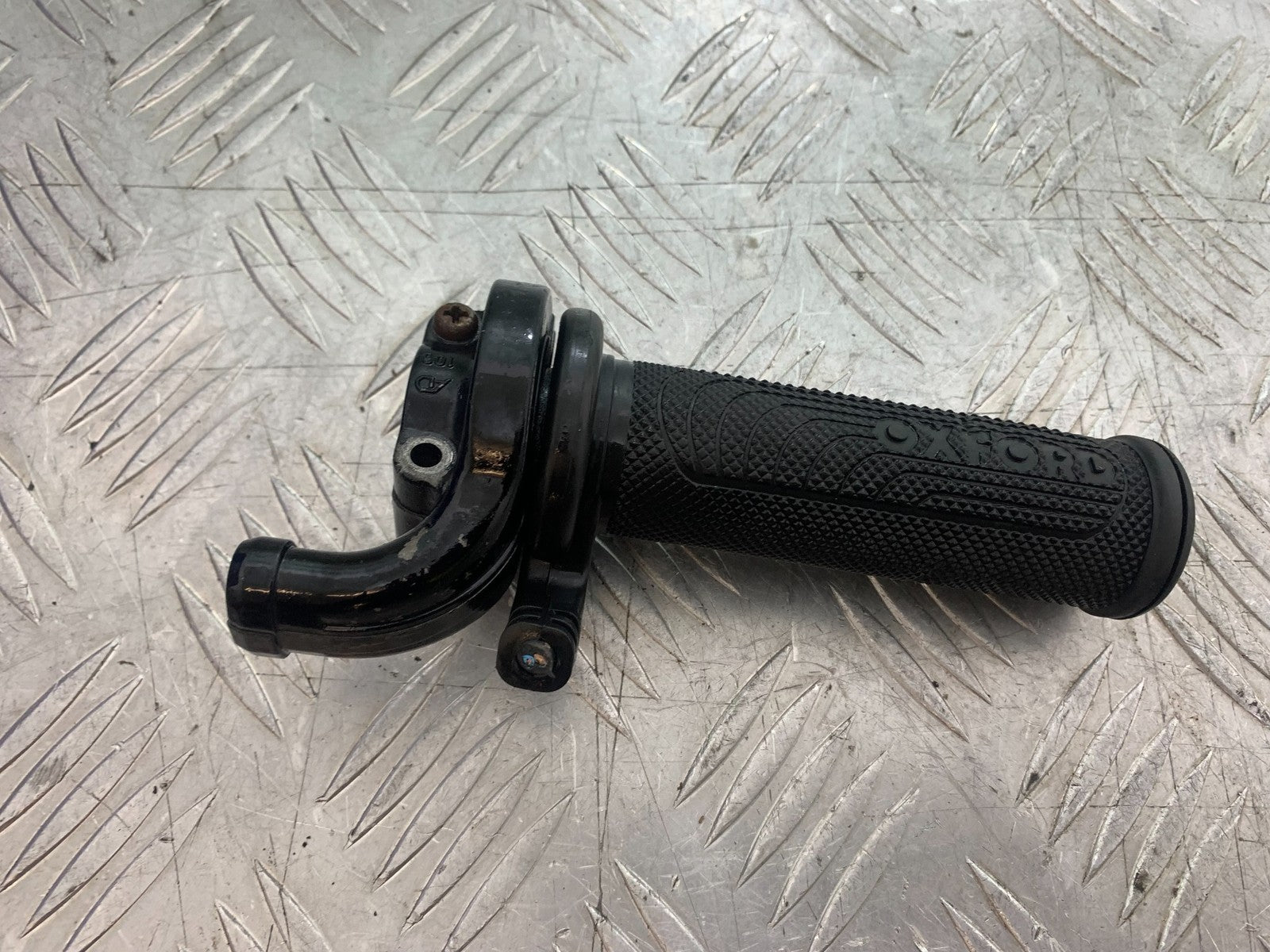 TRIUMPH 675 STREET TRIPLE R THROTTLE AND GRIP YEAR 2013 - 2016 (CMB1221)