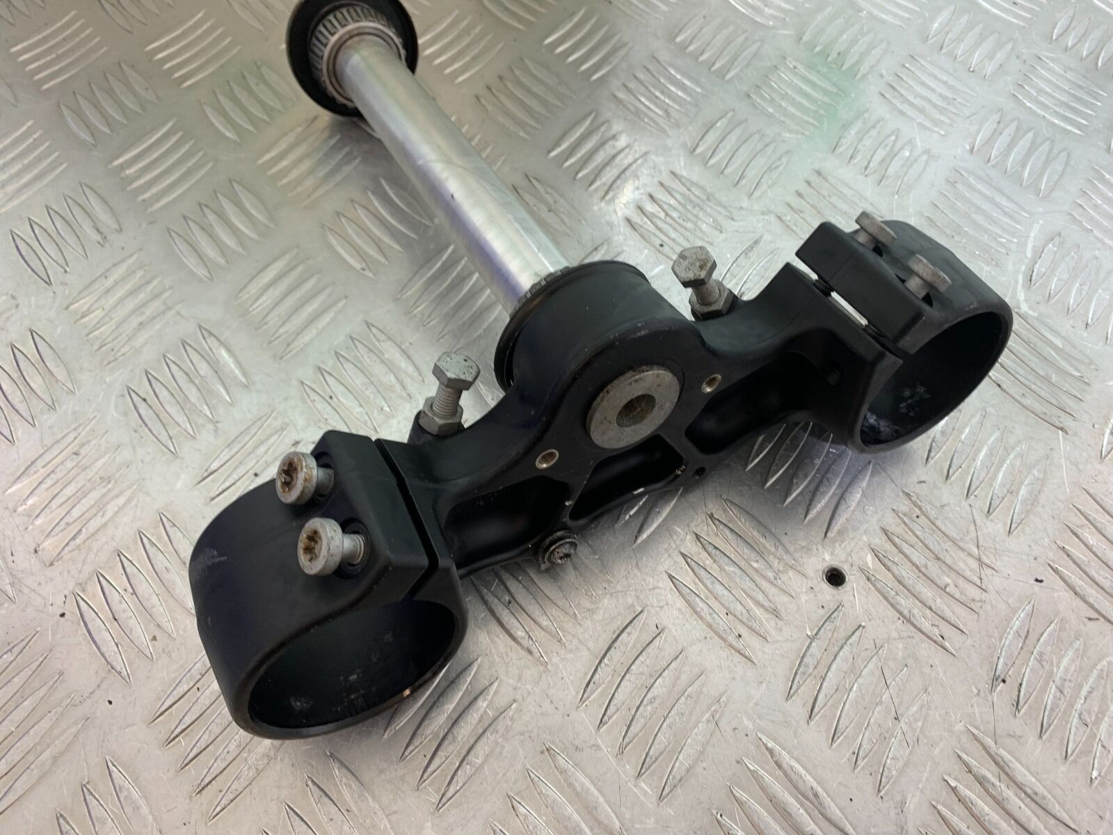 KTM 990 SUPERMOTO T BOTTOM YOKE  YEAR 2010-2011  (CMB1067)