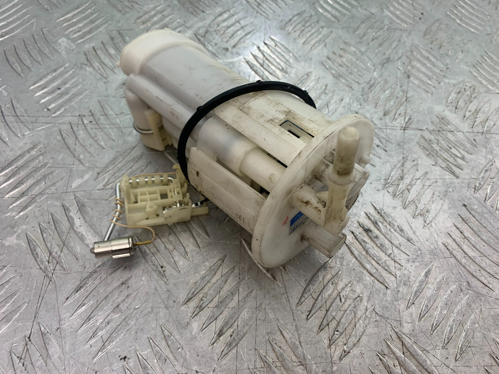TRIUMPH 675 STREET TRIPLE R PETROL PUMP  YEAR 2013 - 2016 (CMB1221)