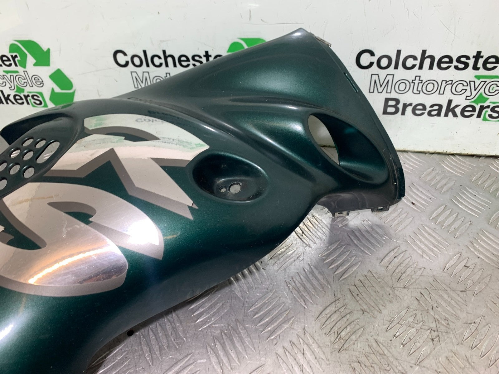 TRIUMPH 955I SPRINT RS RIGHT FAIRING  YEAR 1999-03 (CMB1313)