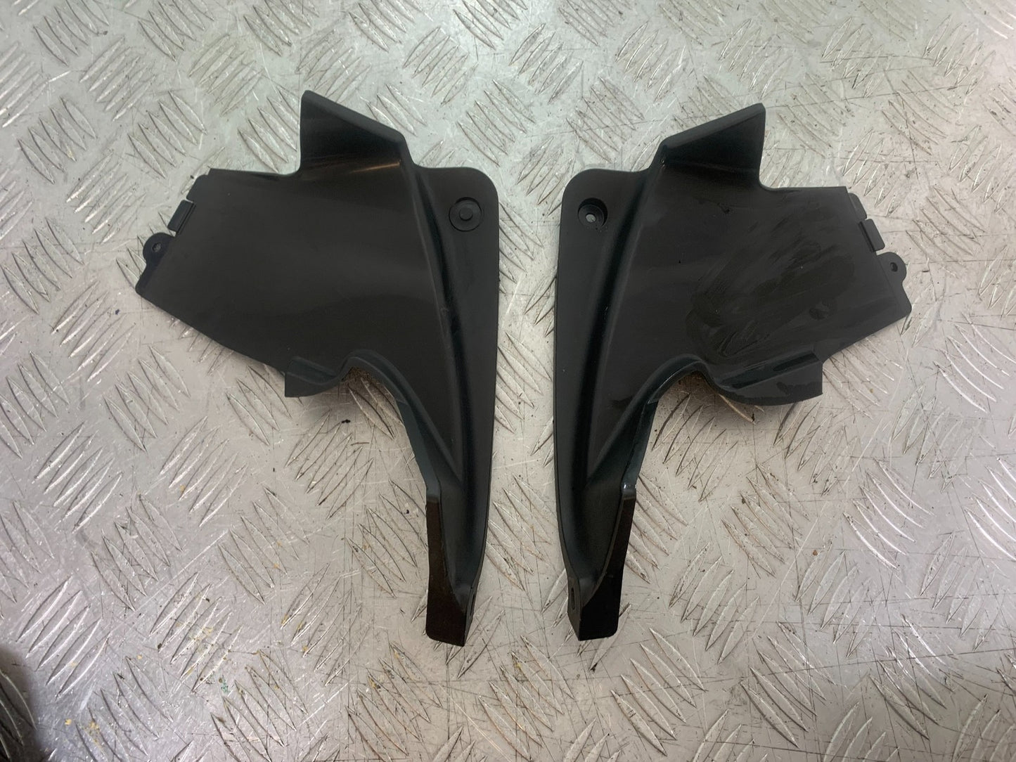 HONDA VFR800 VFR 800 V-TEC LEFT AND RIGHT INNER INFILLS  YEAR 2002 -09 (CMB1296)