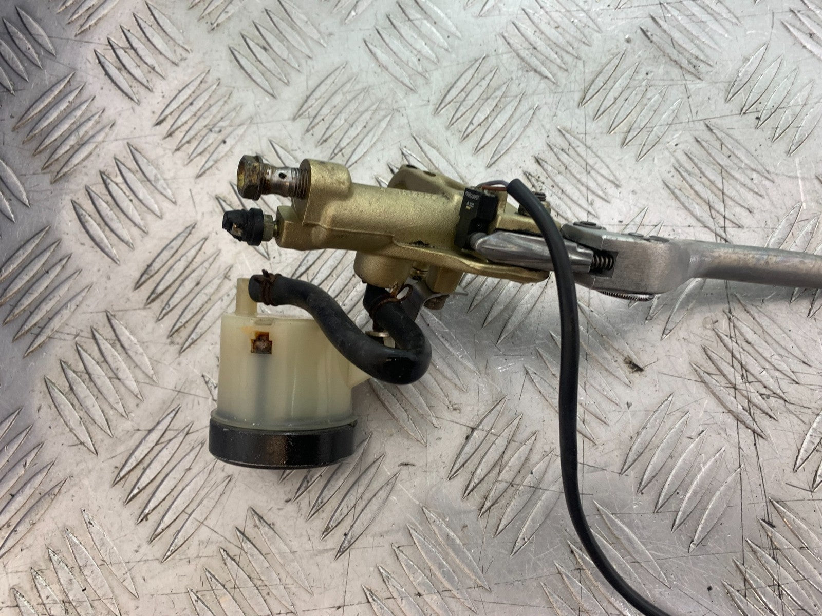 DUCATI 996 SPS 748 916 998 BRAKE MASTER CYLINDER   1999-2000 (CMB1209)