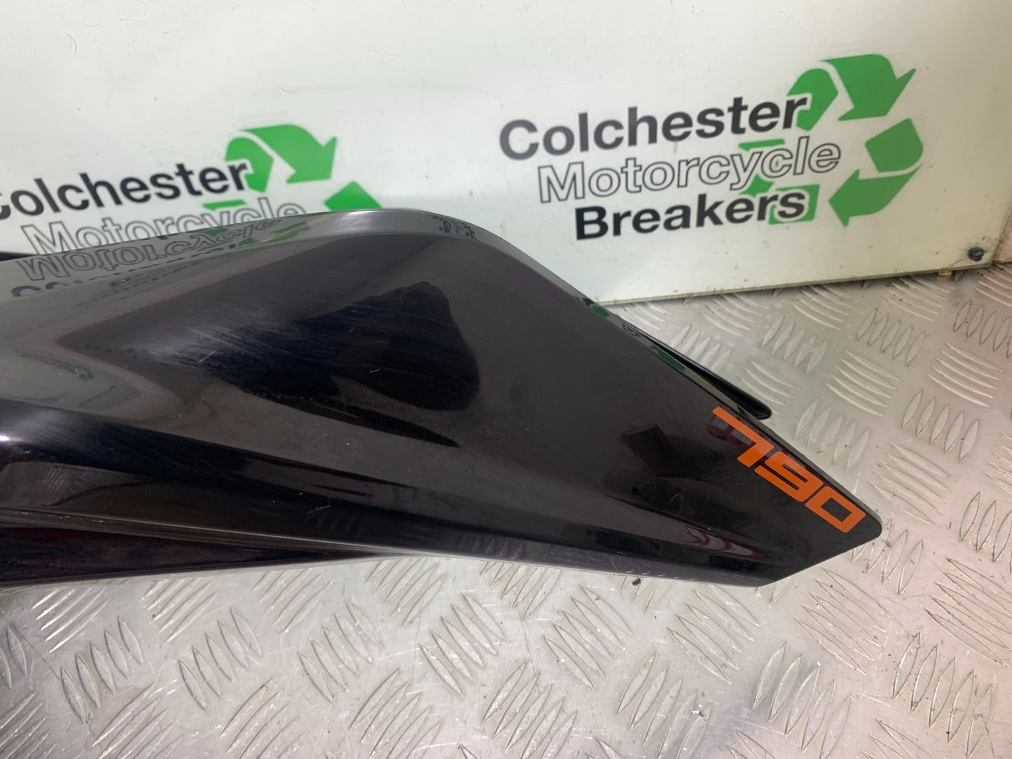KTM 790 DUKE PETROL TANK SURROUND  YEAR 2018-2021  (CMB11150)
