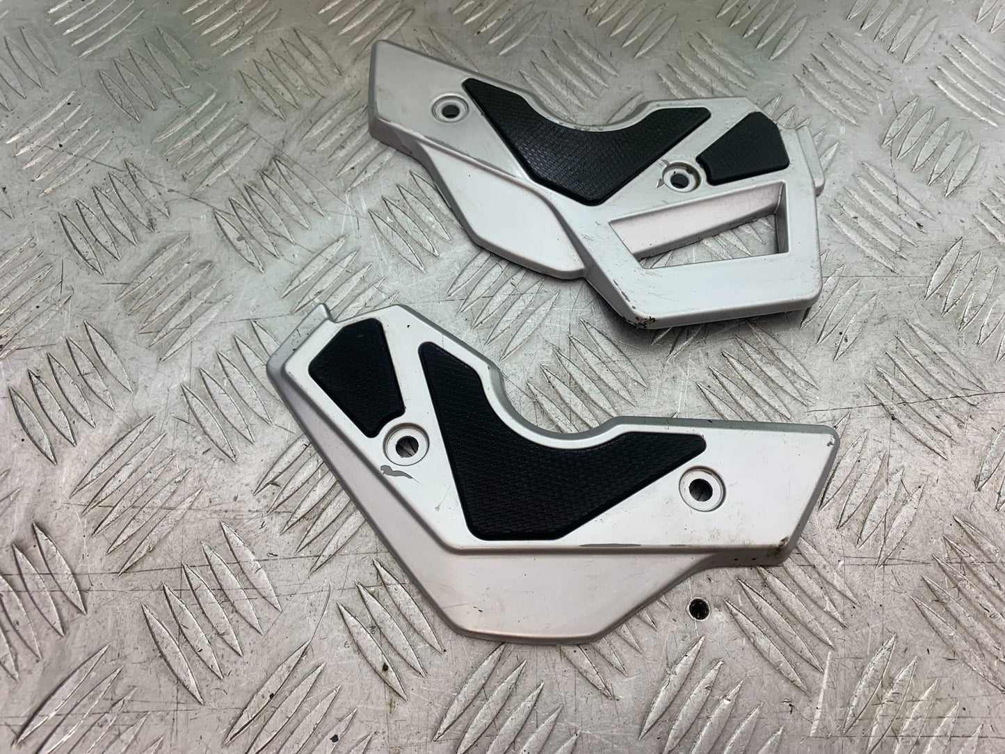 APRILIA 650 PAGASO STRADA LEFT & RIGHT FRAME COVERS   YEAR 2005-2010 (CMB1260)