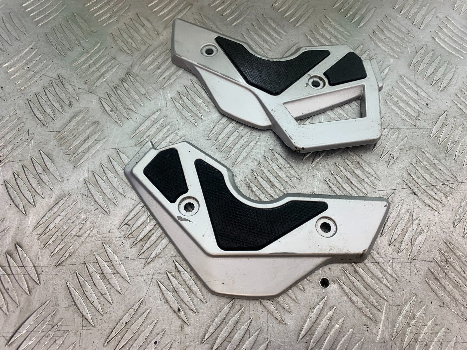 APRILIA 650 PAGASO STRADA LEFT & RIGHT FRAME COVERS   YEAR 2005-2010 (CMB1260)
