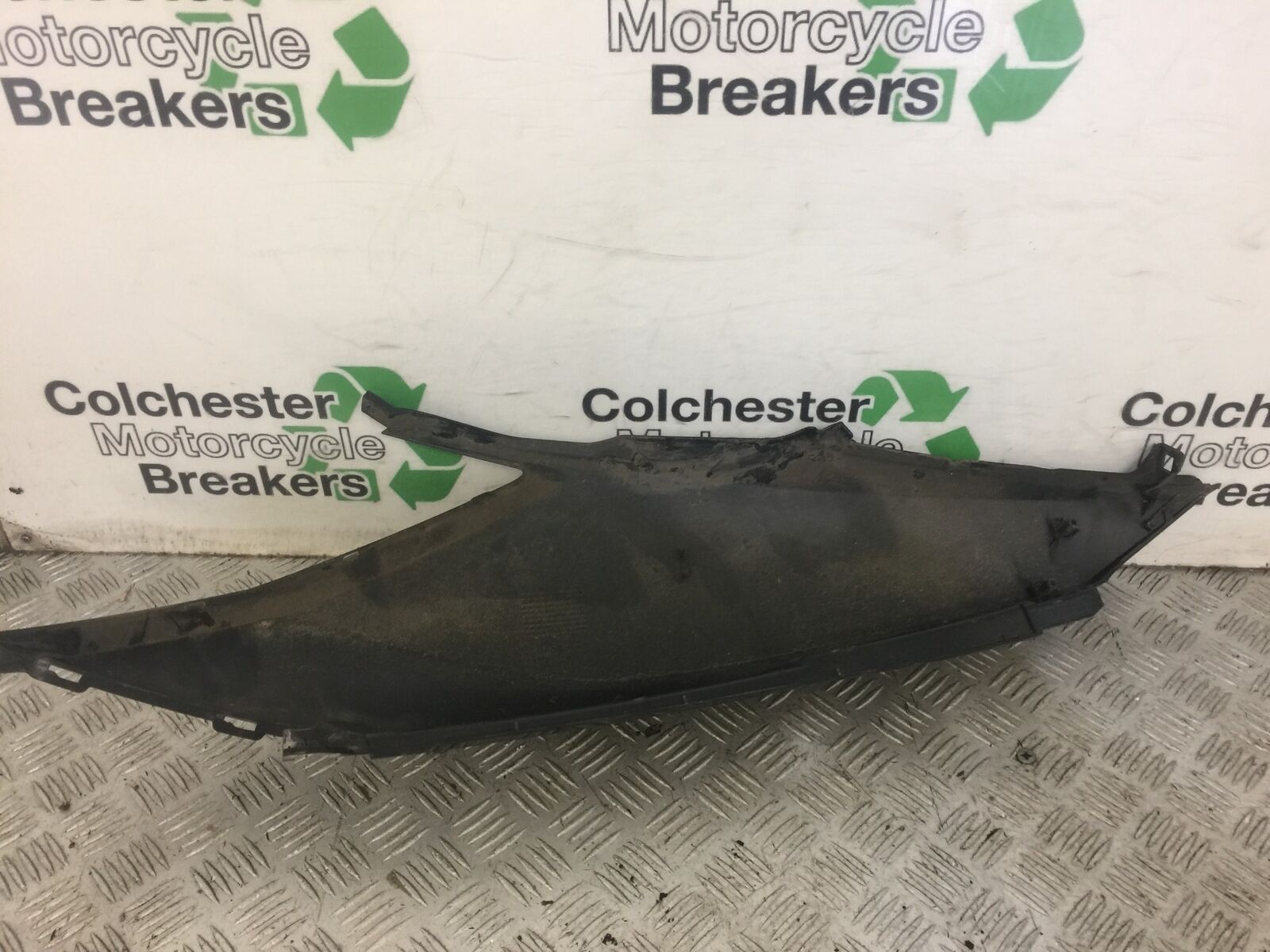 HONDA FORZA 125 LEFT SEAT PANEL YEAR 2015 (STOCK 620)