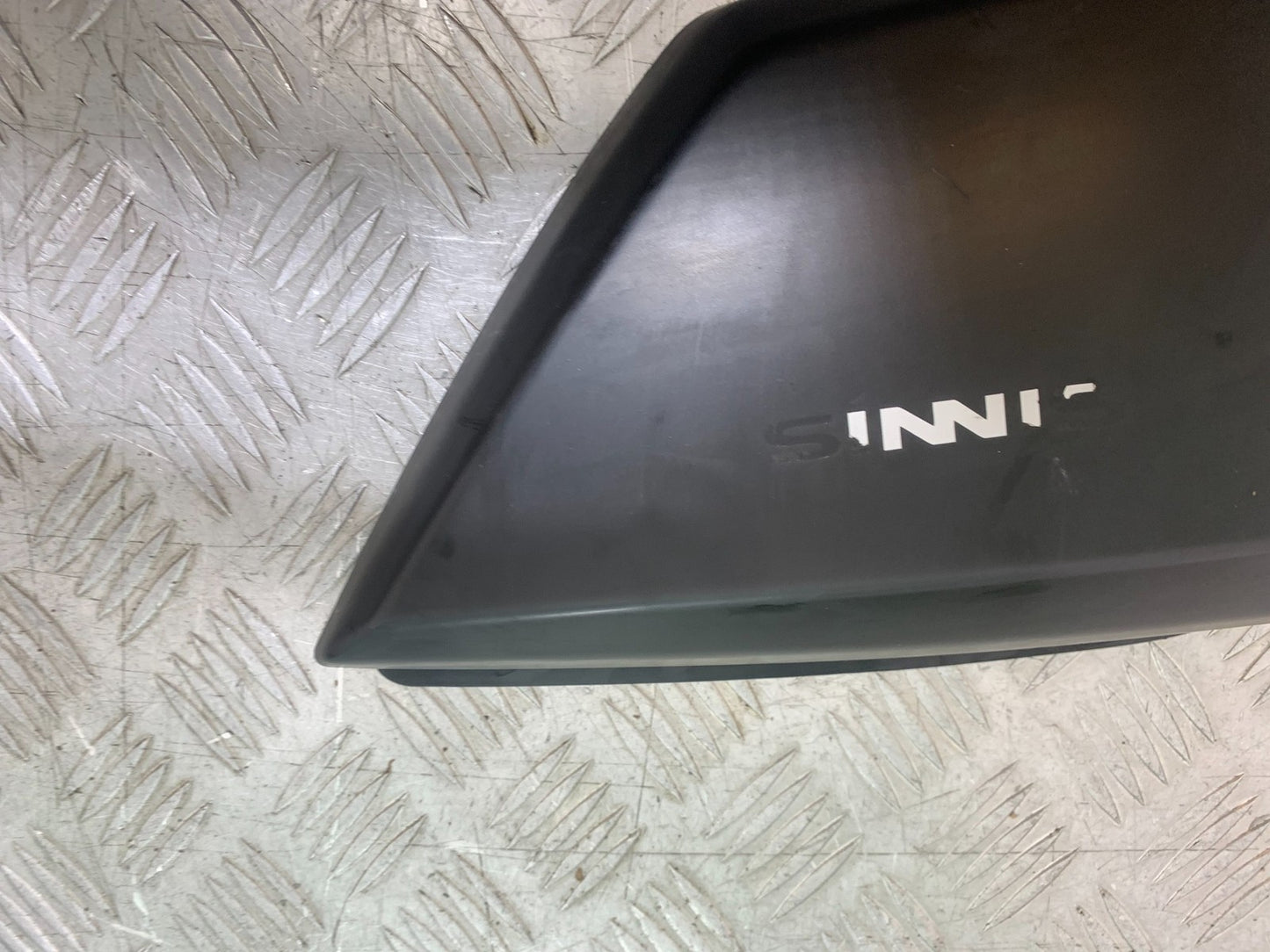 SINNIS HOODLUM 125 LEFT SEAT PANEL  YEAR 2021-2025 (CMB1196)