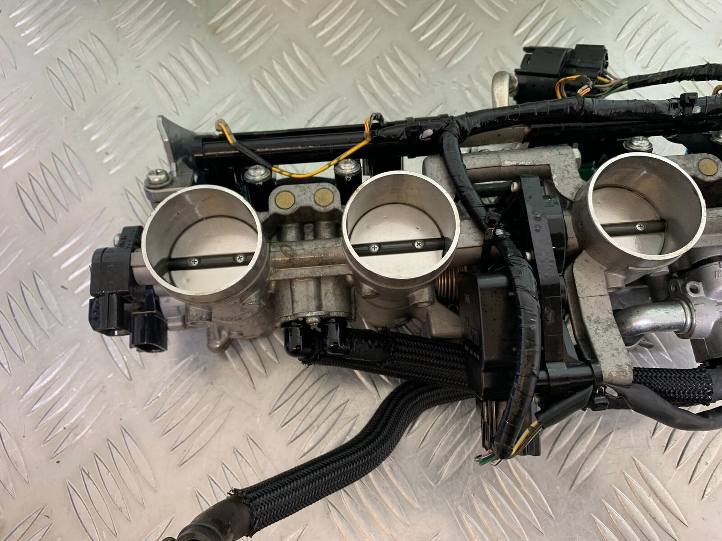SUZUKI GSX1250 GSX 1250 THROTTLE BODIES  YEAR 2013-2016  (CMB1013)
