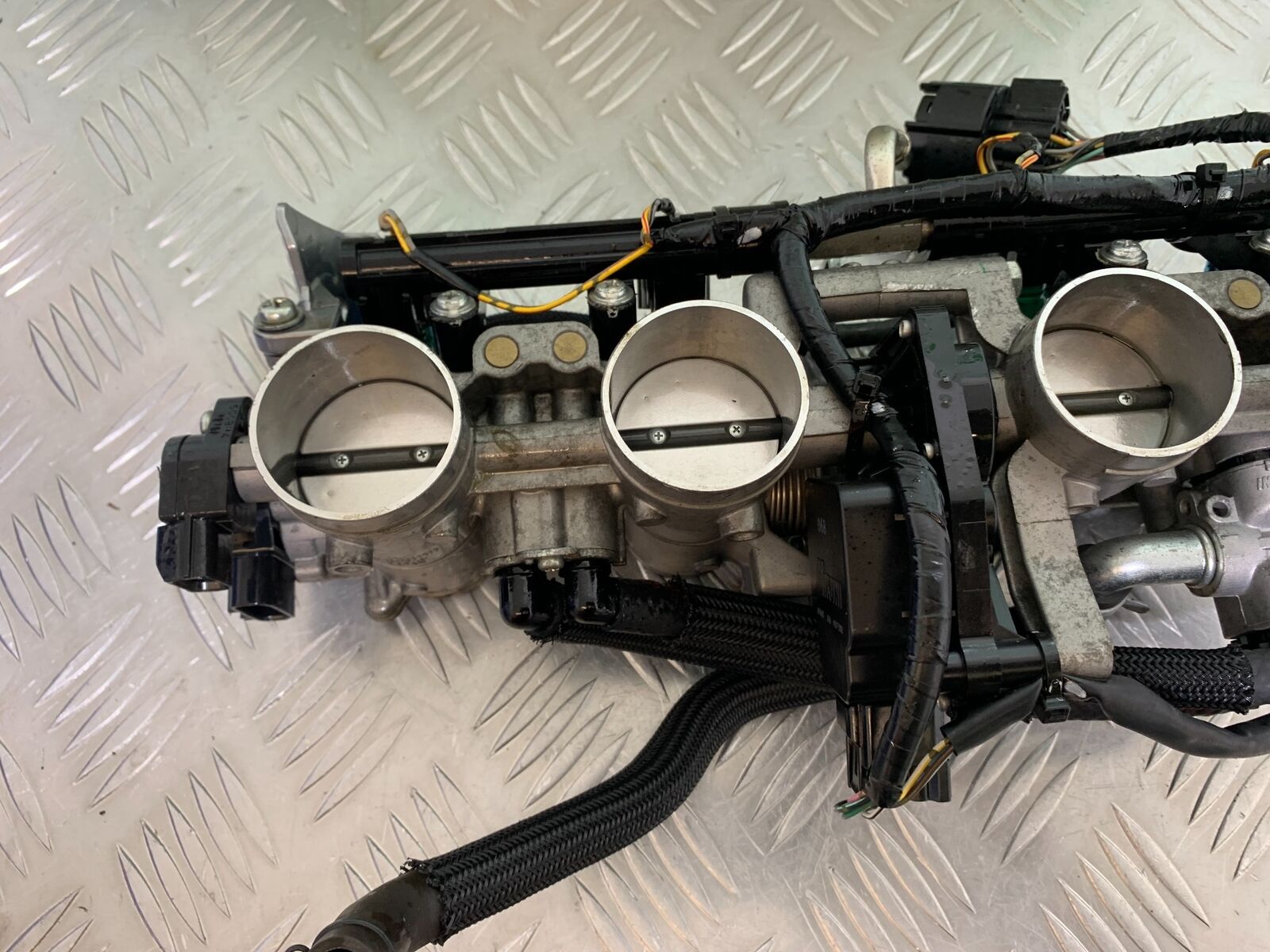 SUZUKI GSX1250 GSX 1250 THROTTLE BODIES  YEAR 2013-2016  (CMB1013)