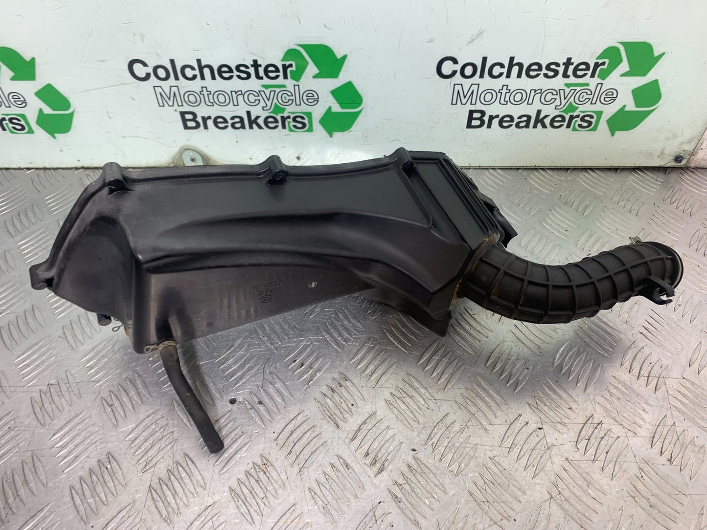 YAMAHA XMAX 300 AIRBOX   YEAR 2017-2020 (CMB1218)