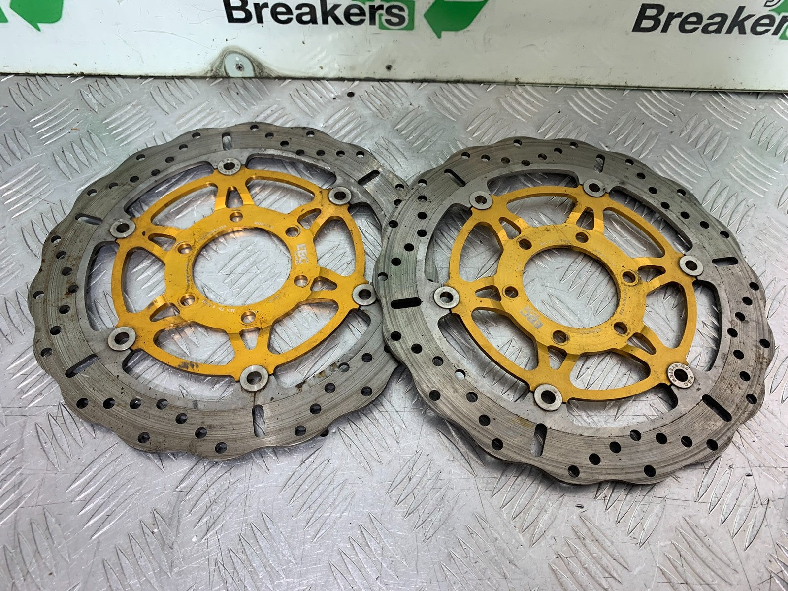 TRIUMPH 955i SPRINT ST FRONT BRAKE DISCS  YEAR 1999-04 (CMB1230)
