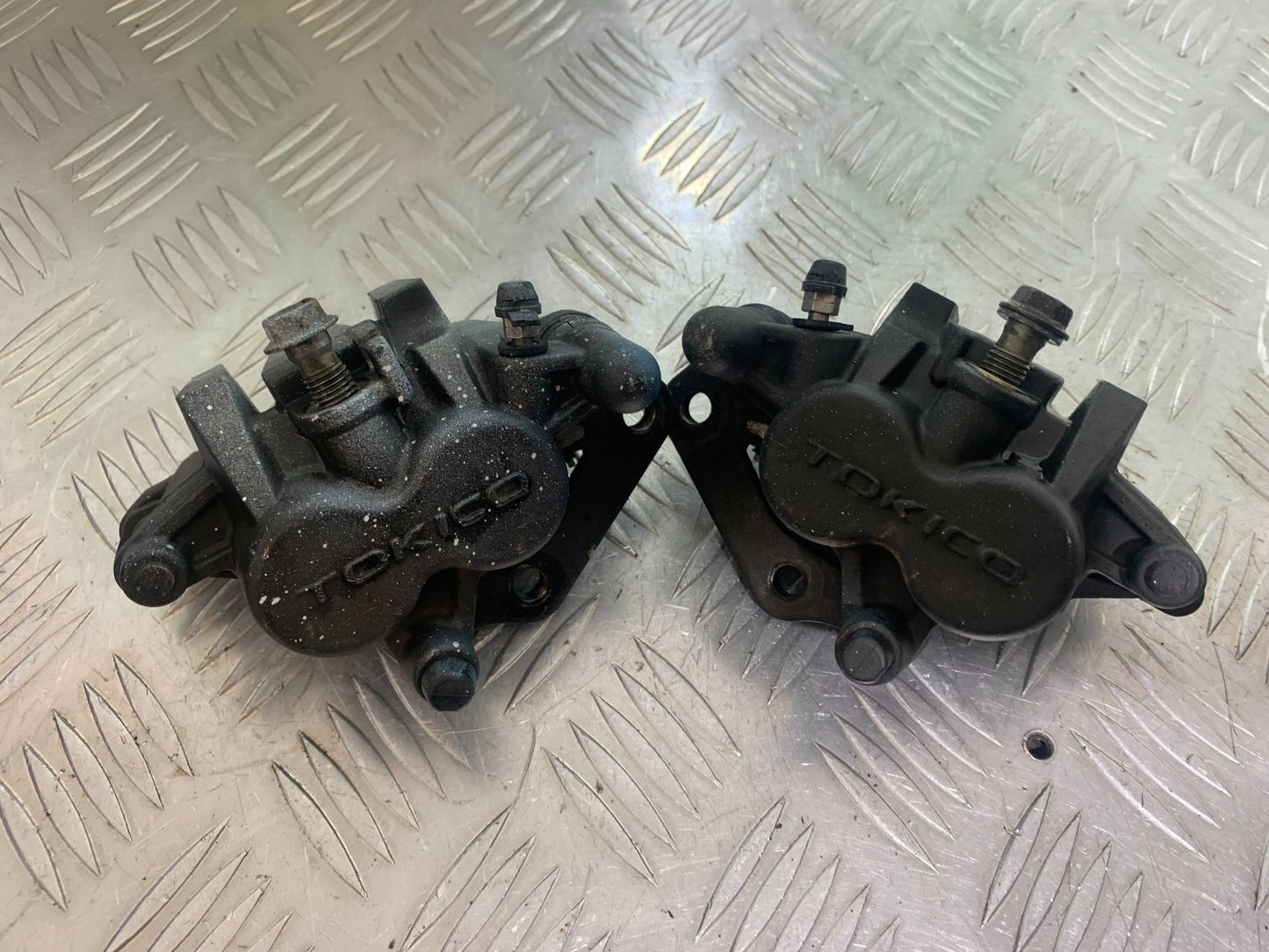 SUZUKI GSX750 F GSX 750 F FRONT BRAKE CALIPERS  YEAR 1998-2003 (CMB1063)