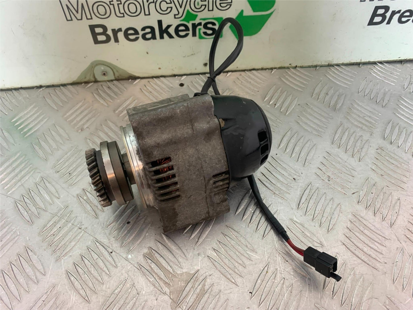 SUZUKI GSF1200  GSF 1200 BANDIT ALTERNATOR   YEAR 1997-2000 (CMB1149)