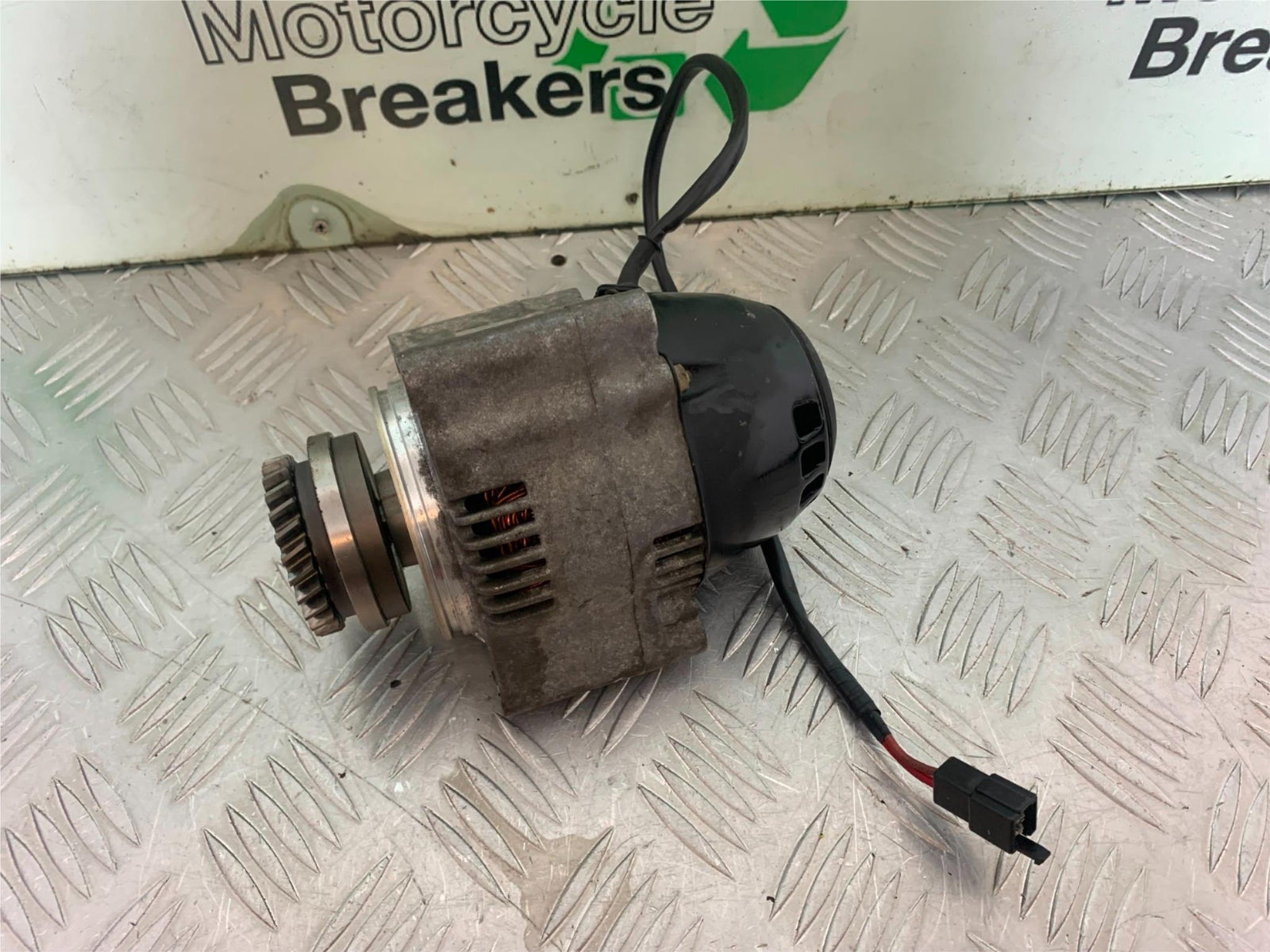 SUZUKI GSF1200  GSF 1200 BANDIT ALTERNATOR   YEAR 1997-2000 (CMB1149)